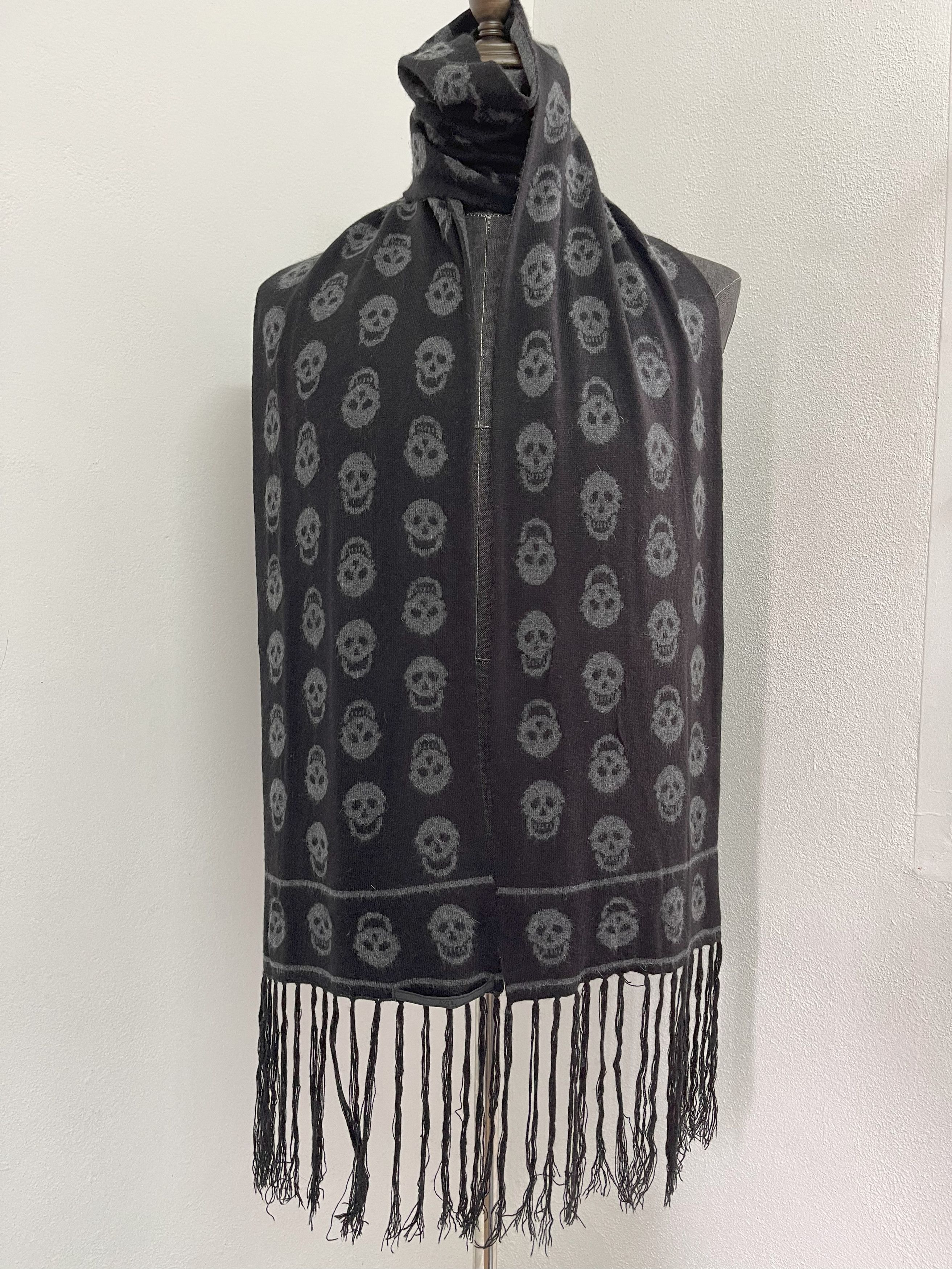 Vintage Vintage AZUL Skull Scarf / Muffler - 6024 Size ONE SIZE - 1 Thumbnail