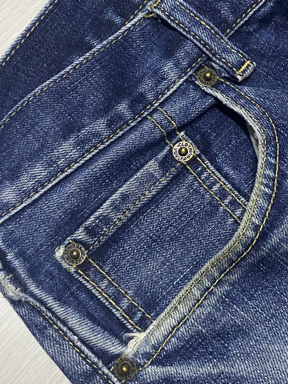 Japanese Brand Vintage Clothing Japanese Brand Blue Wash Distressed Jeans Size US 33 - 7 Thumbnail