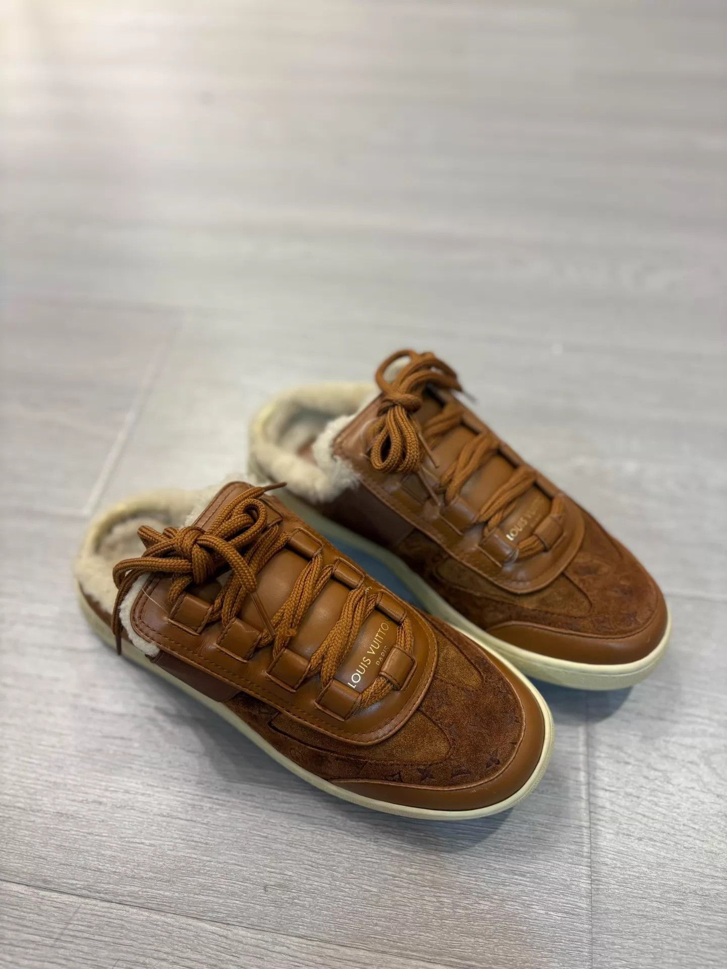 Louis Vuitton LV Deep Brown Suede Allover Logo Fur Slippers 39 Size US 8.5 / IT 38.5 - 3 Thumbnail