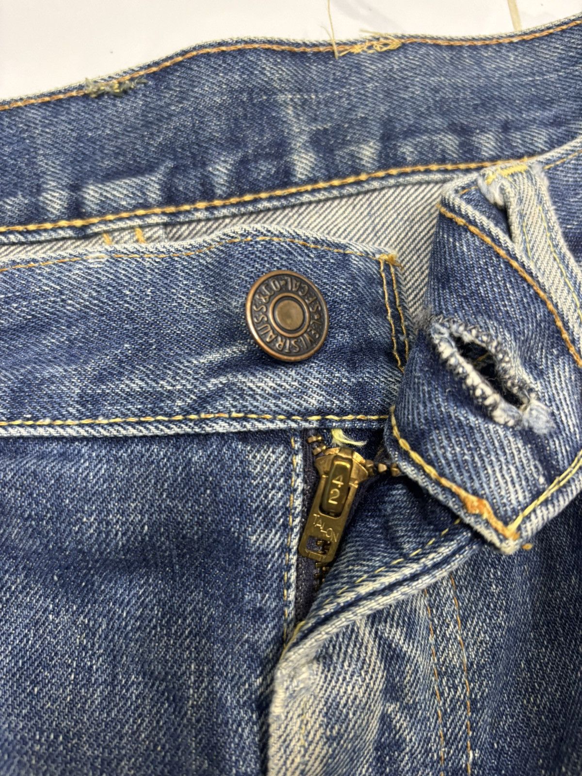 Levi's Levis 505 70s Button 8 Distressed Denim Jeans Size US 35 - 5 Thumbnail