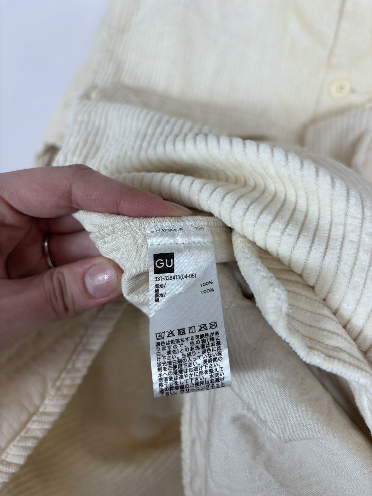 GU GU Japanese Men’s Ivory Double Pocket Corduroy Velvet Shirt Size US M / EU 48-50 / 2 - 17 Thumbnail