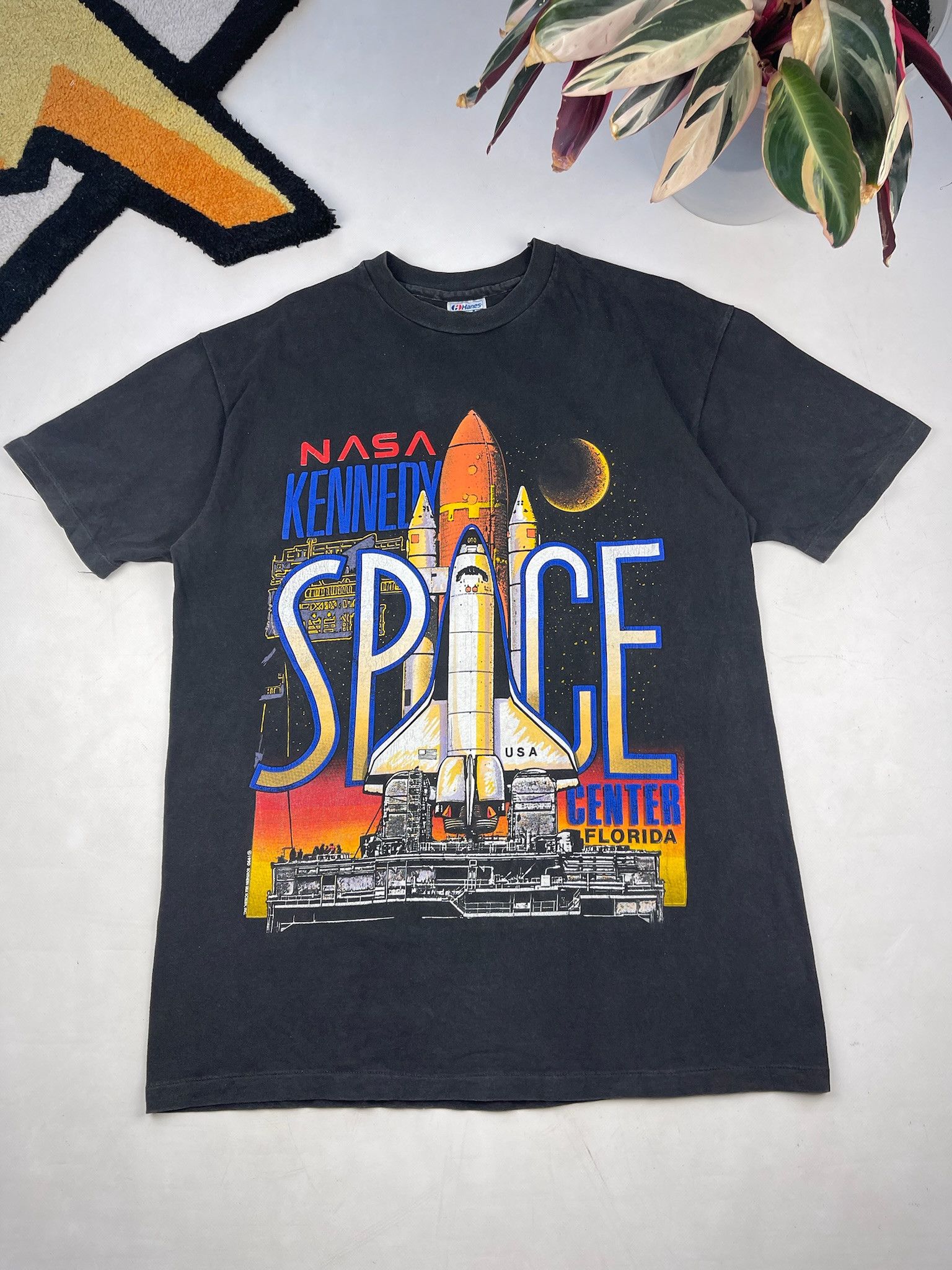 NASA × Vintage Vintage NASA Kennedy Space Center Florida 1990 Tee Shirt Size US XL / EU 56 / 4 - 1 Thumbnail