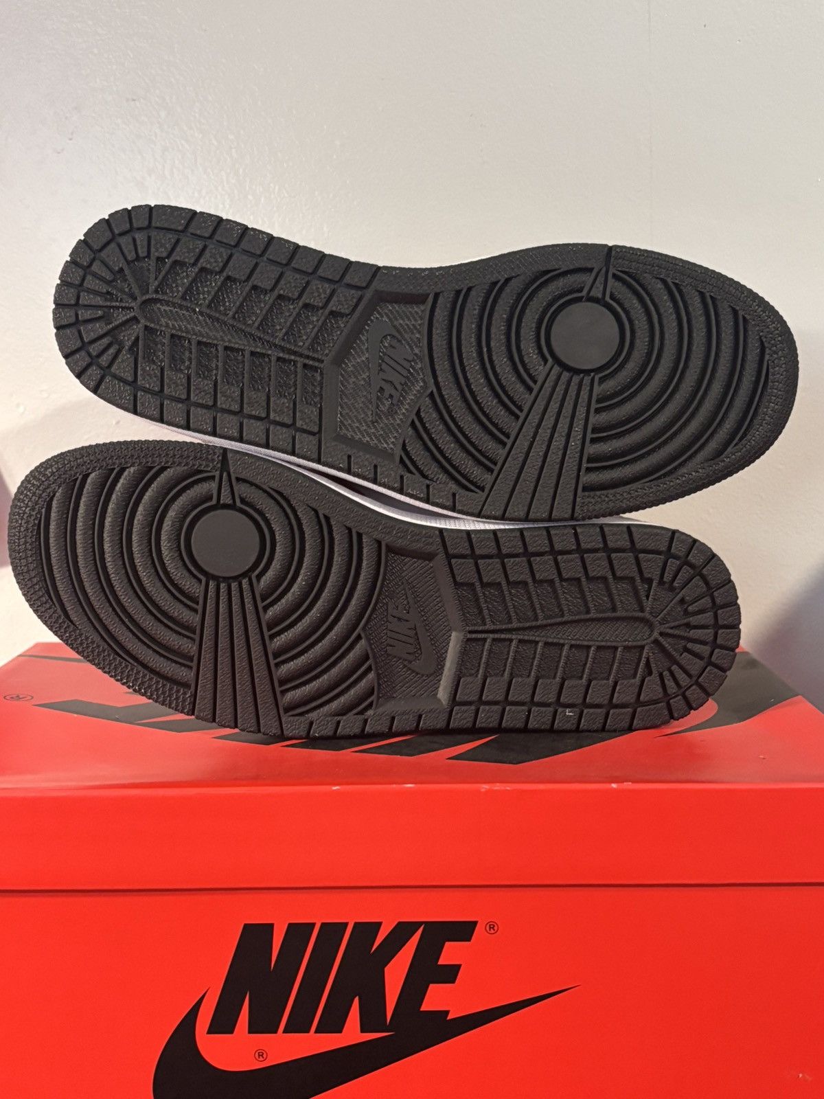 Jordan Brand Jordan 1 Retro High OG Satin Snake Chicago Sz 10W CD0461-601 Size US 10 / IT 40 - 6 Thumbnail