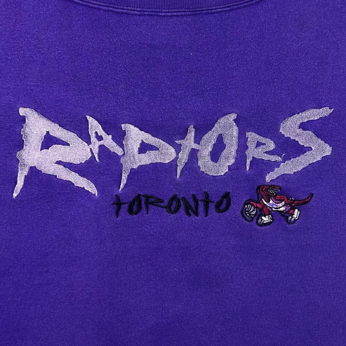 Pro Player VINTAGE Pro Player NBA Toronto Raptors Embroidered Purple Basketball Sweatshirt Large Size US L / EU 52-54 / 3 - 7 Thumbnail