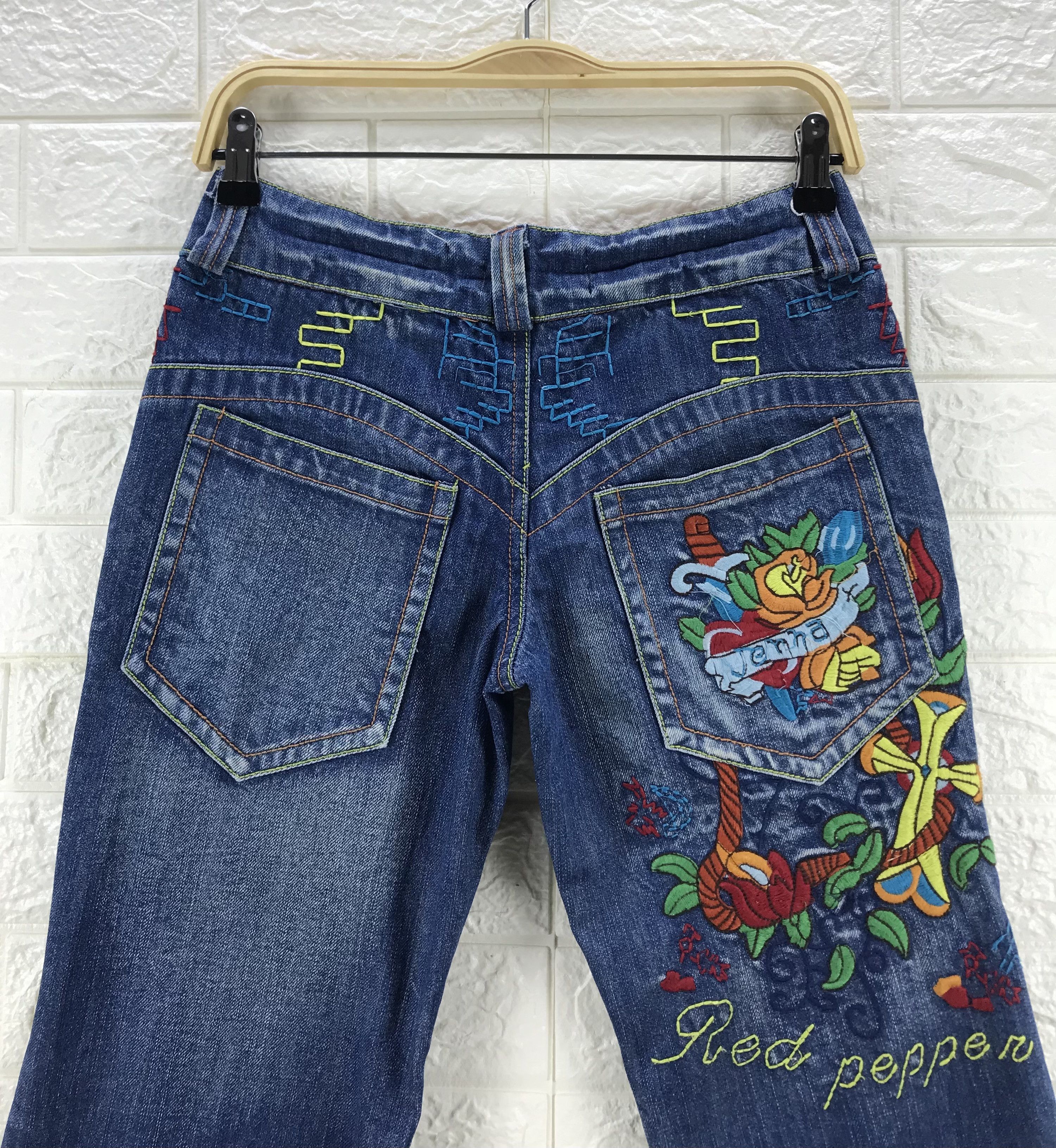 Beauty Beast Vintage Red Pepper Floral Cross Embroidered Flare Jeans Size 26" / US 2 / IT 38 - 2 Thumbnail