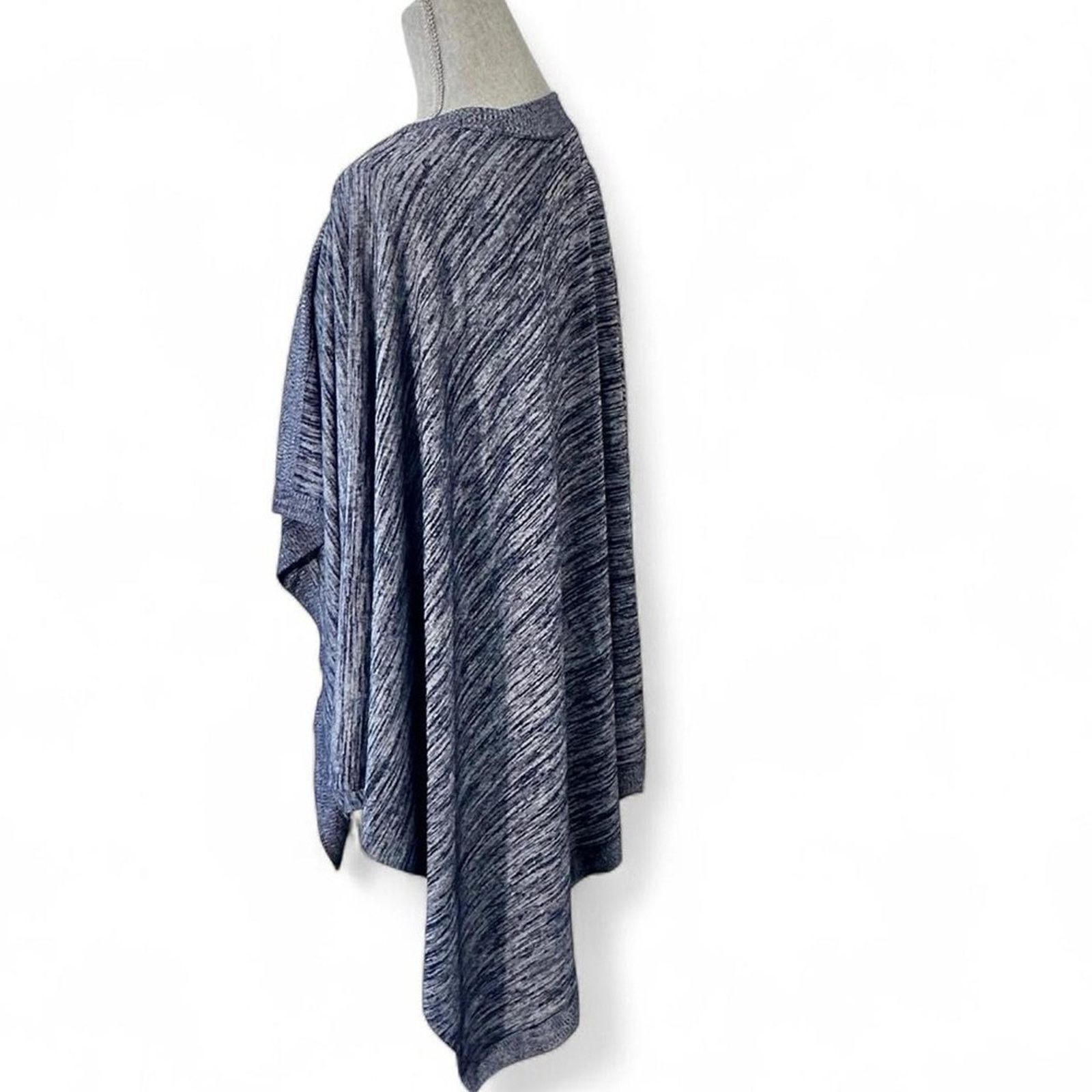Banana Republic grey long shawl wrap banana republic Size ONE SIZE - 5 Thumbnail