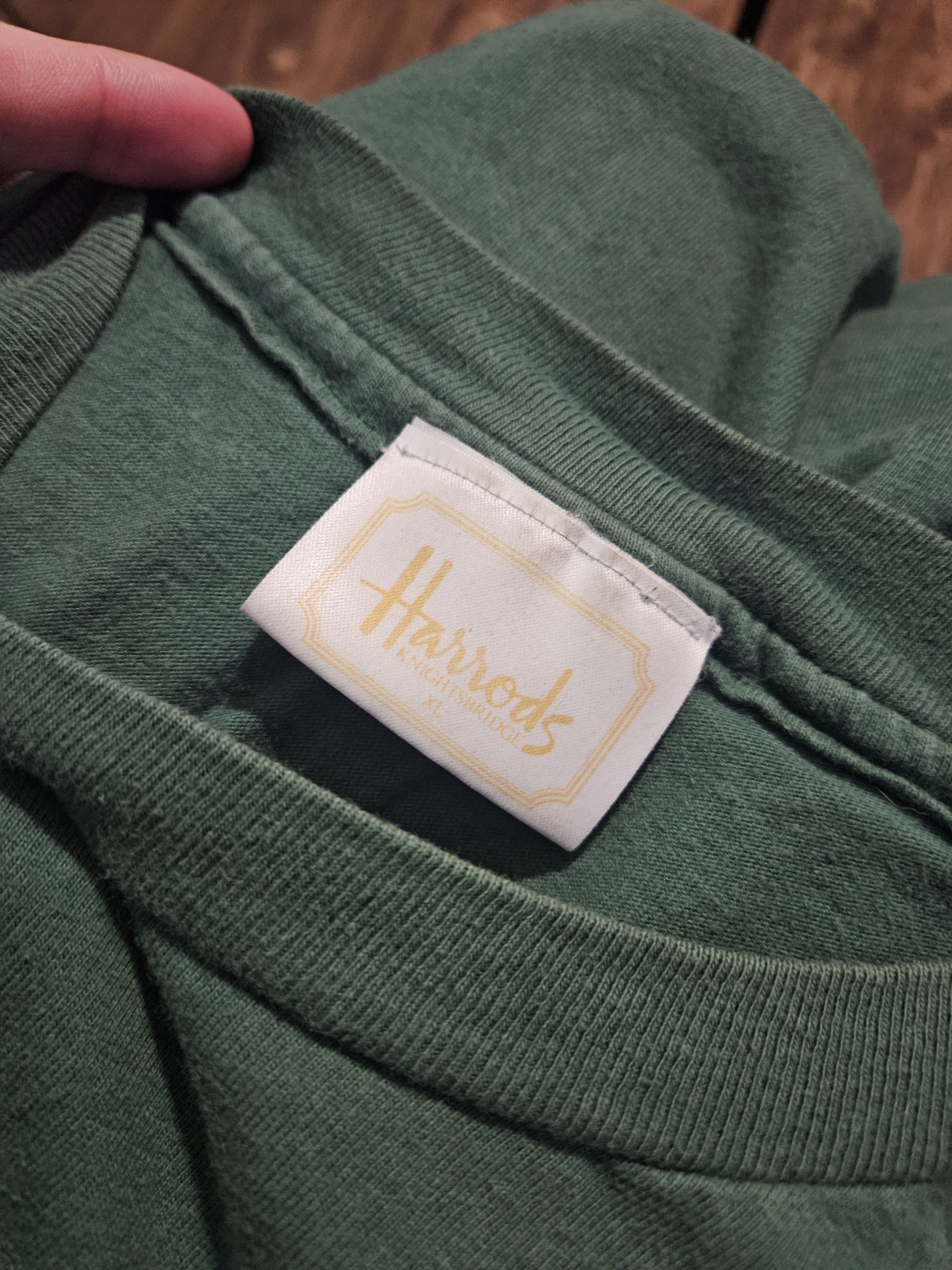 Harrods Embroidered Logo Green Knightsbridge T Shirts Size US XL / EU 56 / 4 - 4 Thumbnail