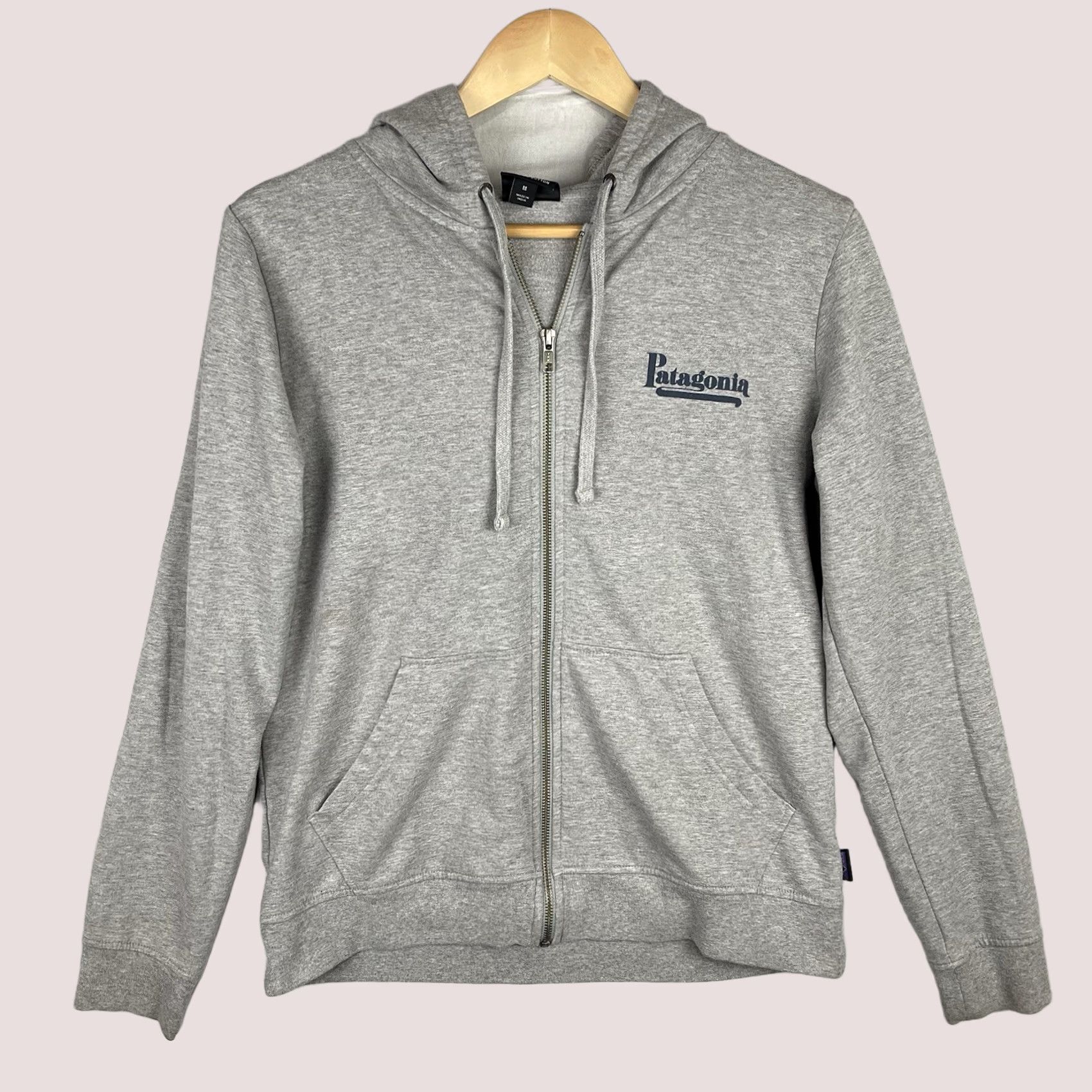 Patagonia Patagonia Hoodie Womens Medium Gray Full Zip Organic Cotton Surf 90s Outdoor Classic Logo Pocket Regular Wooly? Size M / US 6-8 / IT 42-44 - 1 Thumbnail