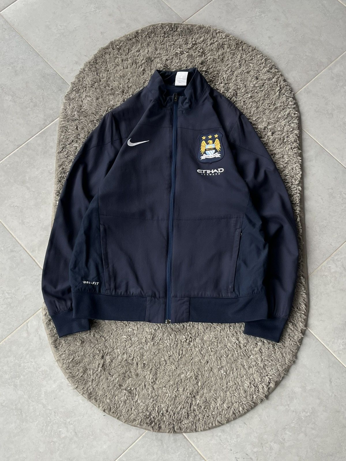 Nike Vintage Nike Light Jacket Soccer football Manchester City Size US M / EU 48-50 / 2 - 1 Thumbnail