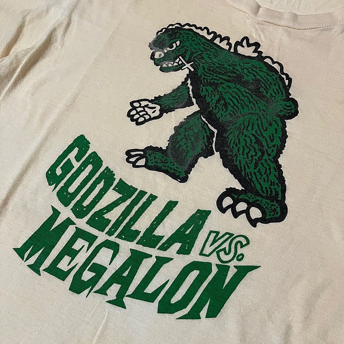 Vintage Vintage Godzilla vs. Megalon T-Shirt Size US L / EU 52-54 / 3 - 3 Thumbnail