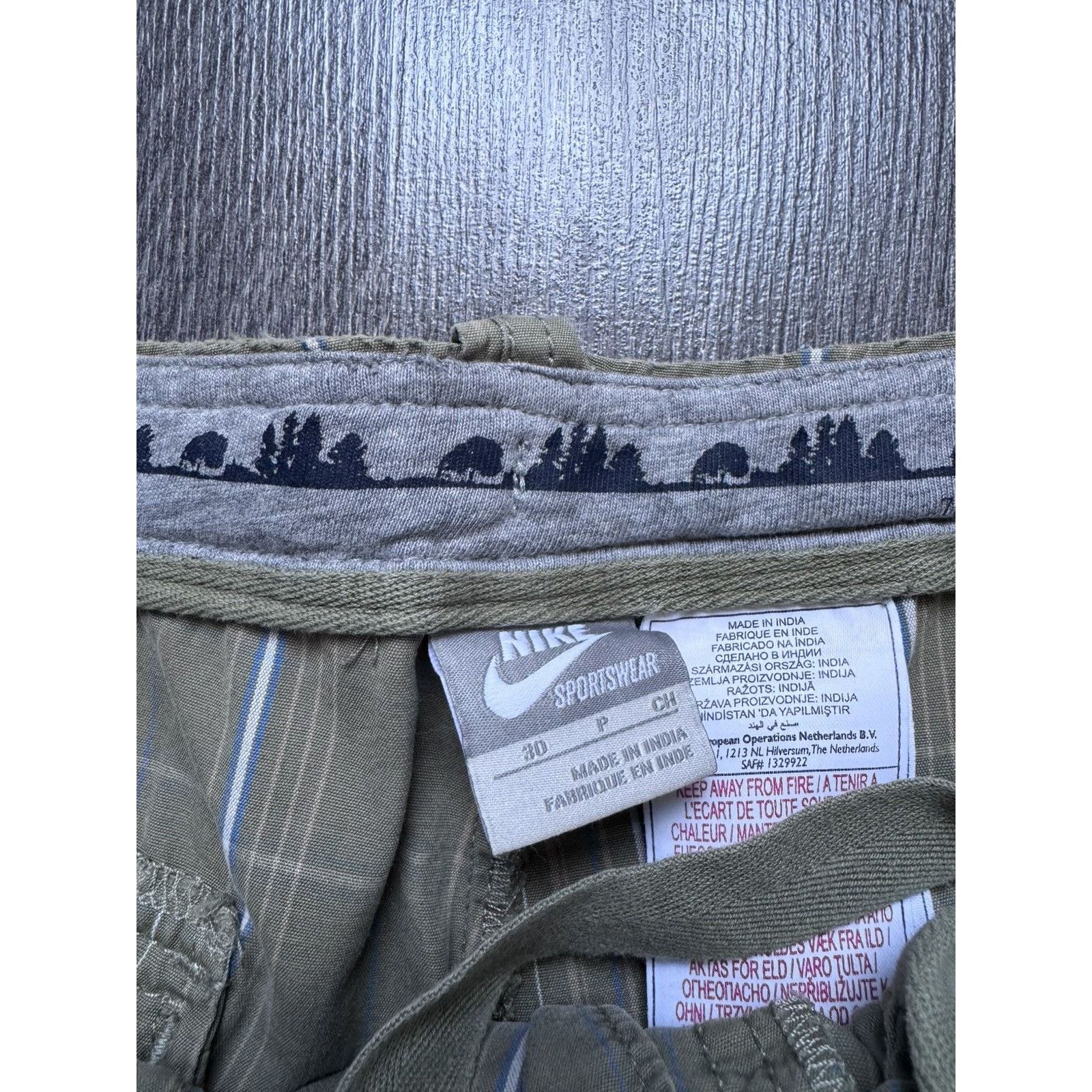 Nike 00s Vintage Cargo Shorts Drill Y2K Size US 30 / EU 46 - 4 Thumbnail