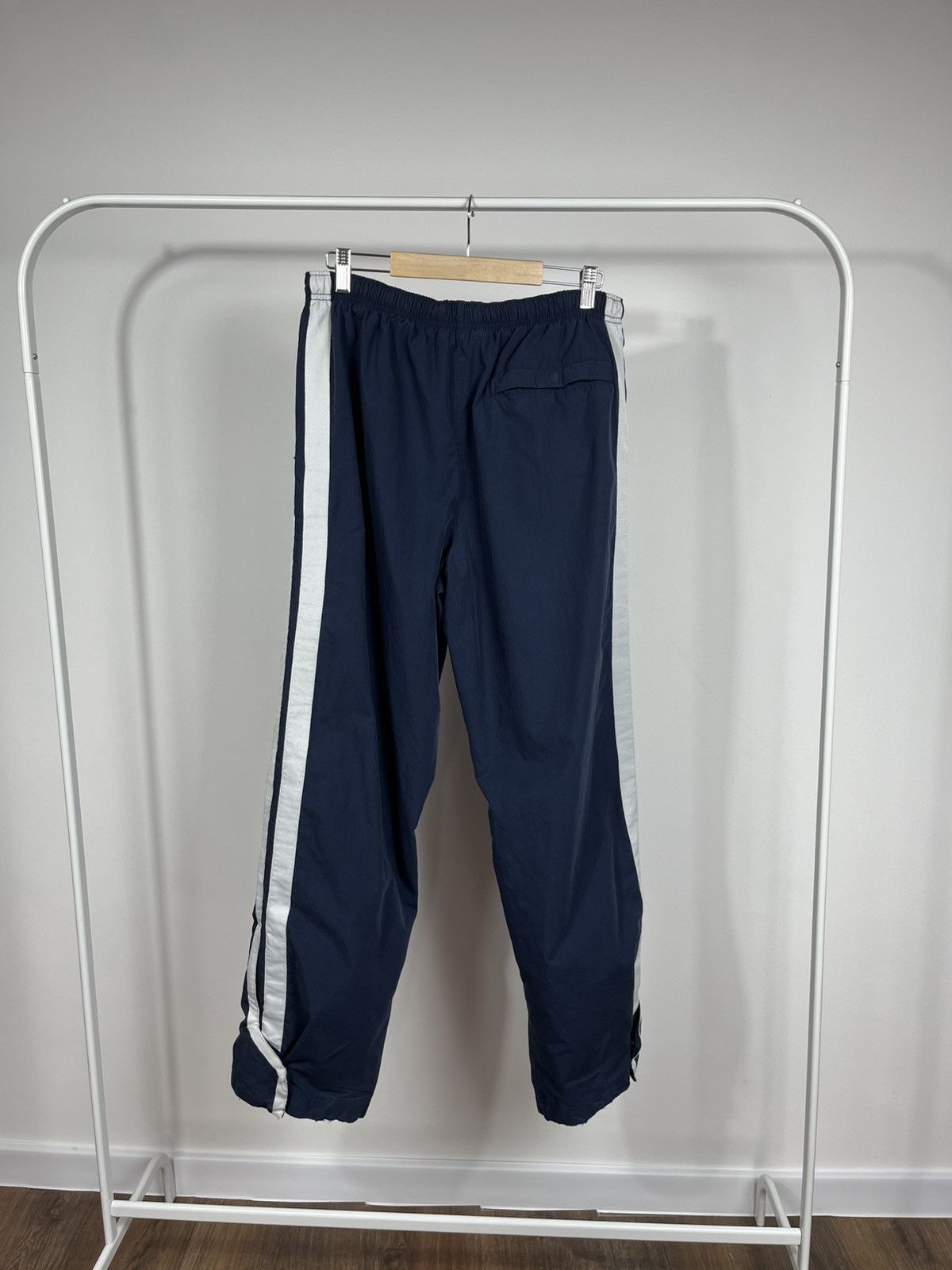 Nike Vintage Nike navy blue track pants with white side stripes L Size US 34 / EU 50 - 12 Thumbnail