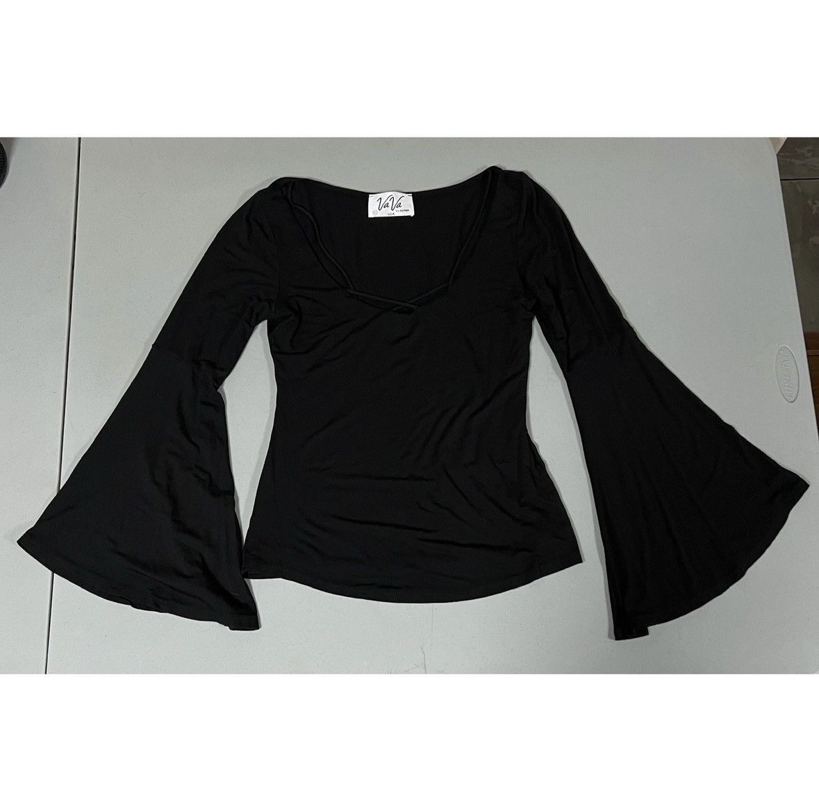 VaVa Black Solid Cut-Out Bell Sleeve Shirt Top Blouse Tee Size S🖤 Size S / US 4 / IT 40 - 3 Thumbnail