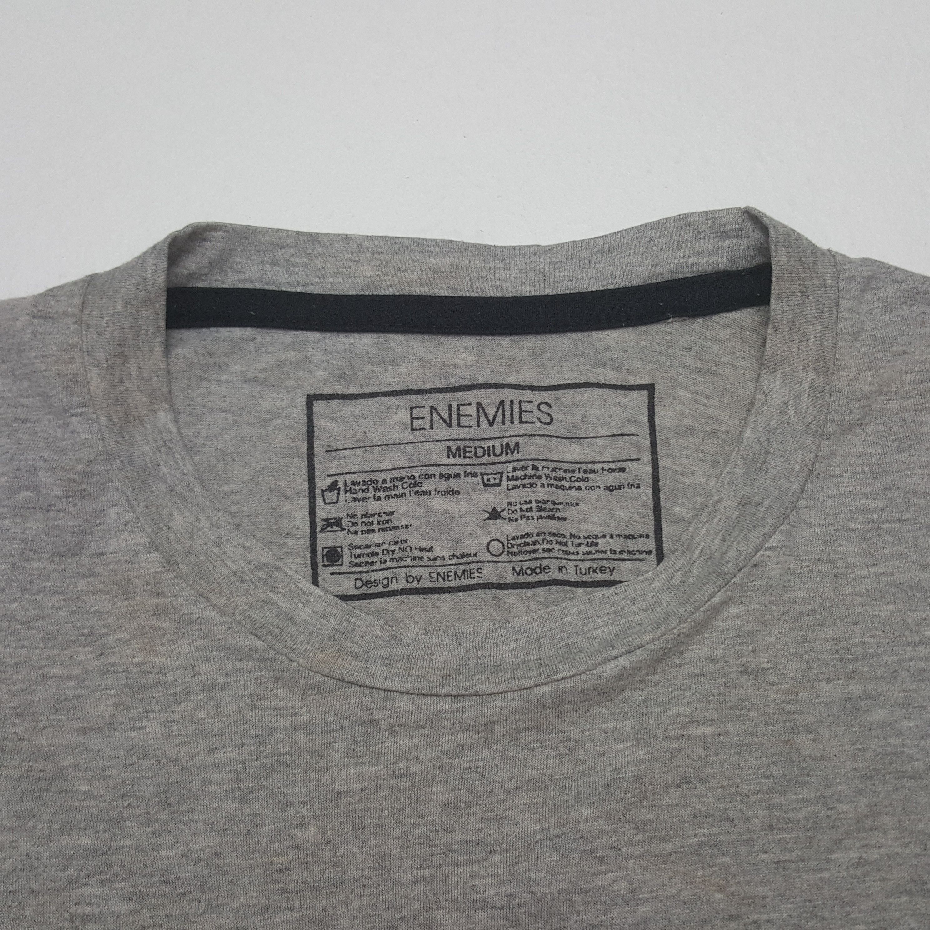 Band Tees Vintage The Strokes American Rock Tshirt C312N17 Size US S / EU 44-46 / 1 - 4 Thumbnail
