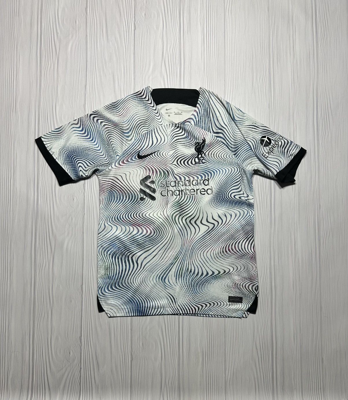 Nike Nike Liverpool Soccer Jersey Size M Size US M / EU 48-50 / 2 - 1 Thumbnail