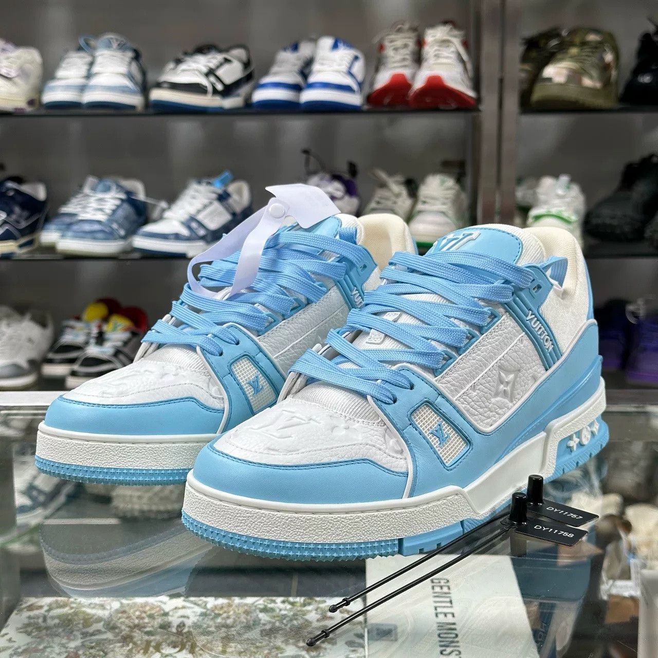 Louis Vuitton Louis Vuitton LV Trainer White Blue Size US 8 / EU 41 - 1 Thumbnail
