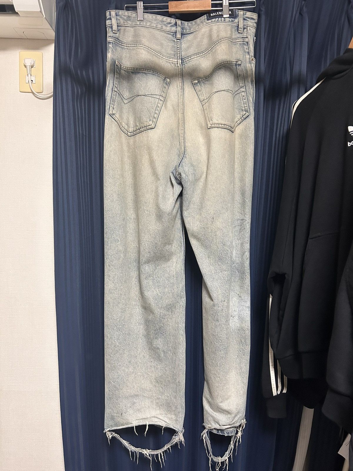 Balenciaga BALENCIAGA DIRTY BLUE BAGGY PANTS Size US 34 / EU 50 - 2 Thumbnail