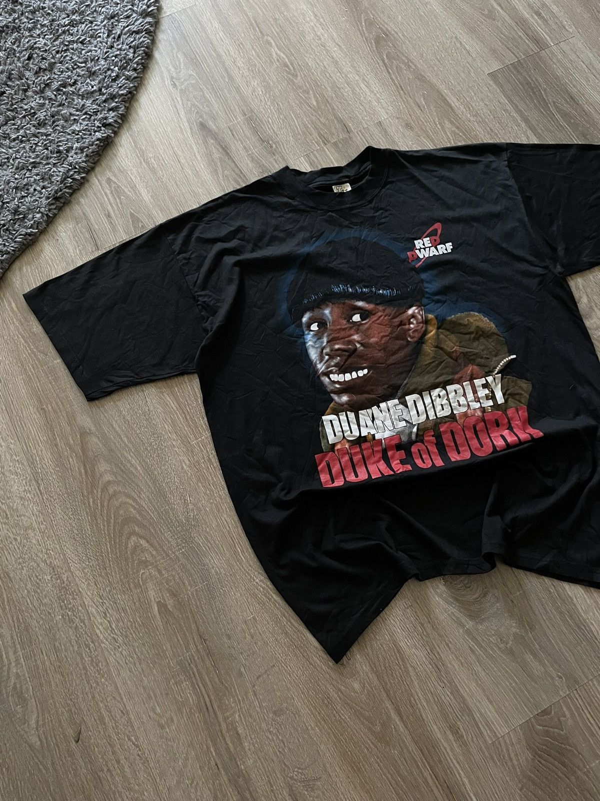 Vintage Vintage 90s Red Dwarf Duane Dibbley Promo Movie T Shirt Size US XL / EU 56 / 4 - 4 Thumbnail