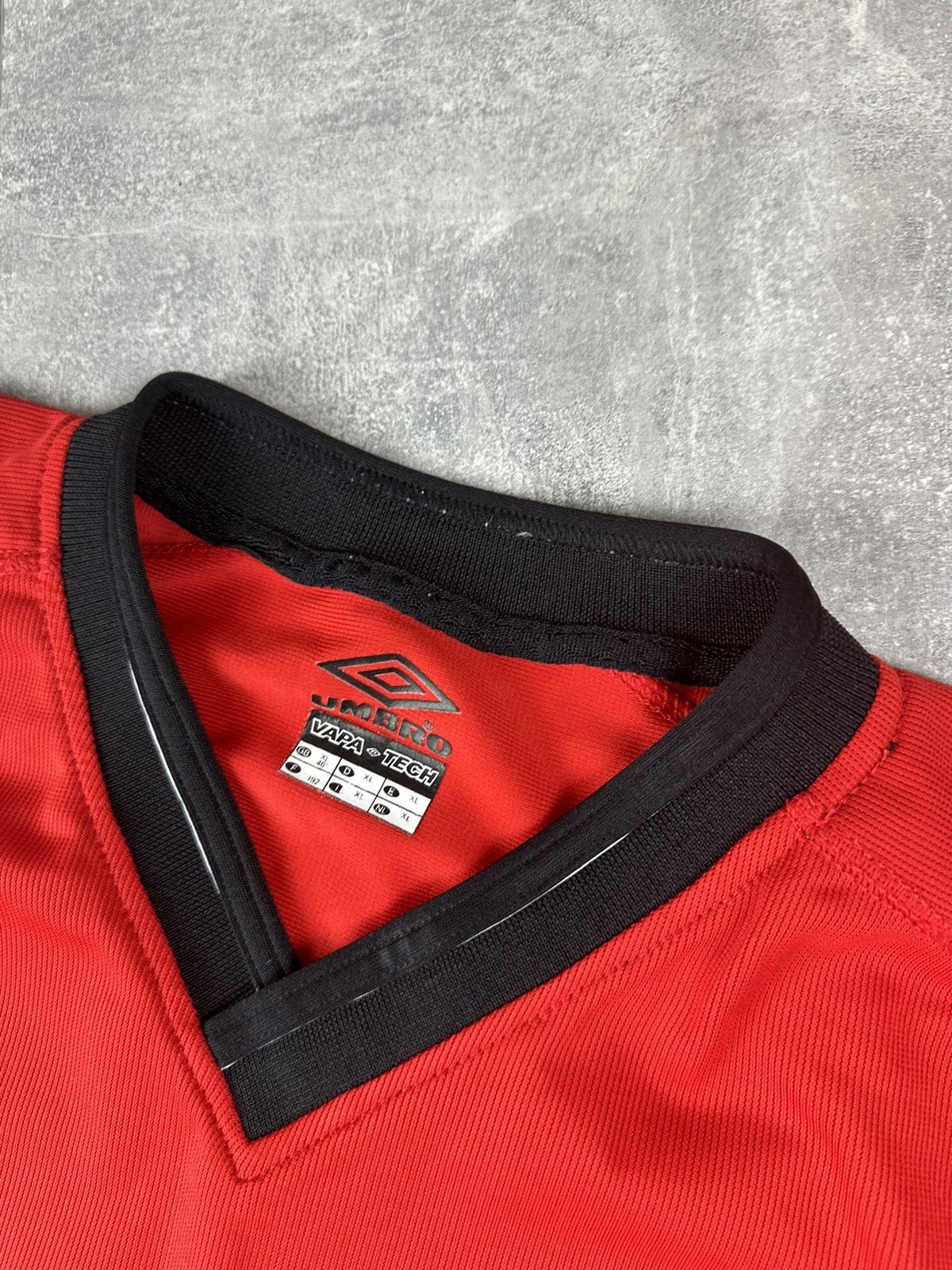 Other Manchester United 2000/02 Home Soccer Football Retro Jersey Size US XL / EU 56 / 4 - 6 Thumbnail