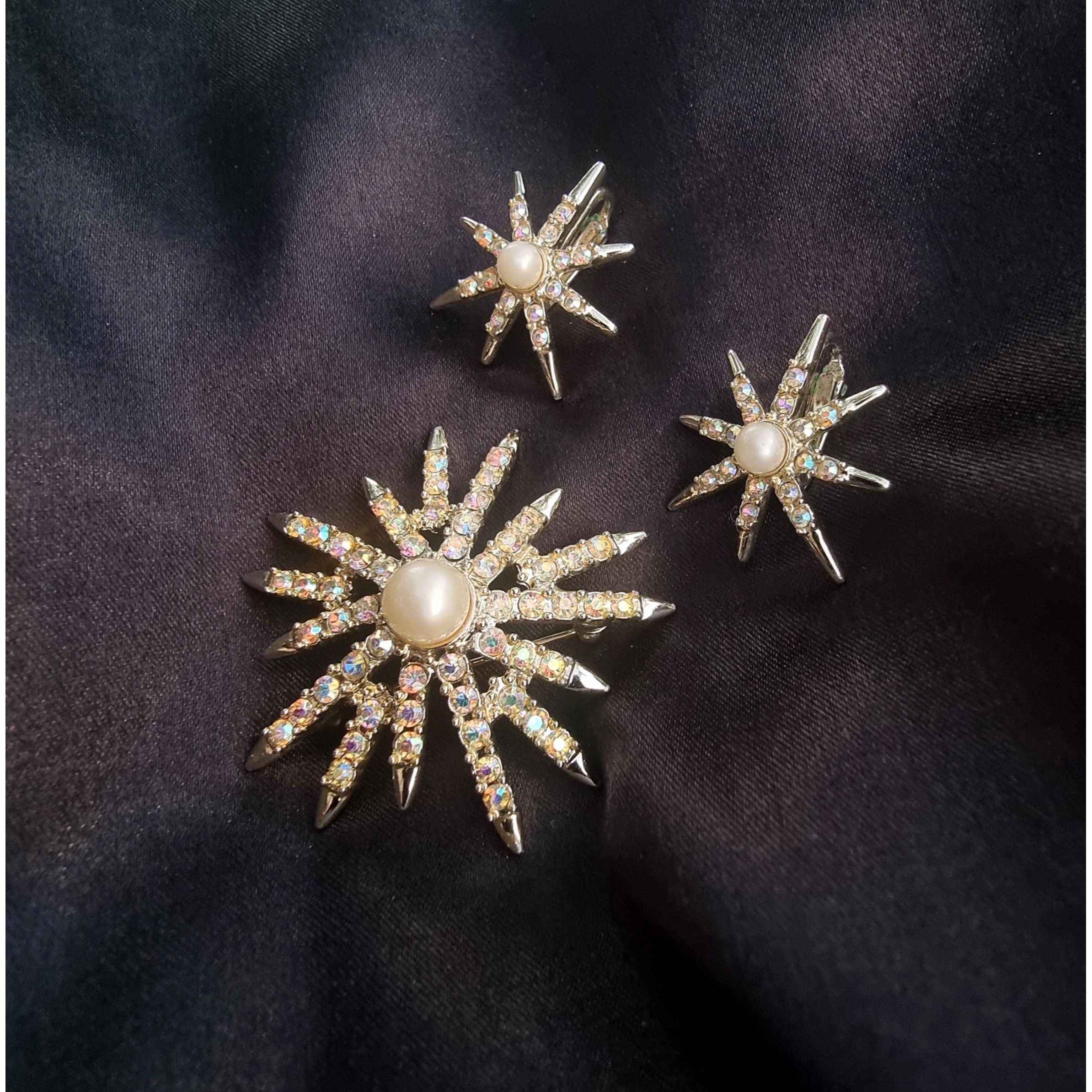 Vintage Vintage EMMONS Signed Sparkly Rhineatone Pearls Star Burst P Size ONE SIZE - 4 Thumbnail