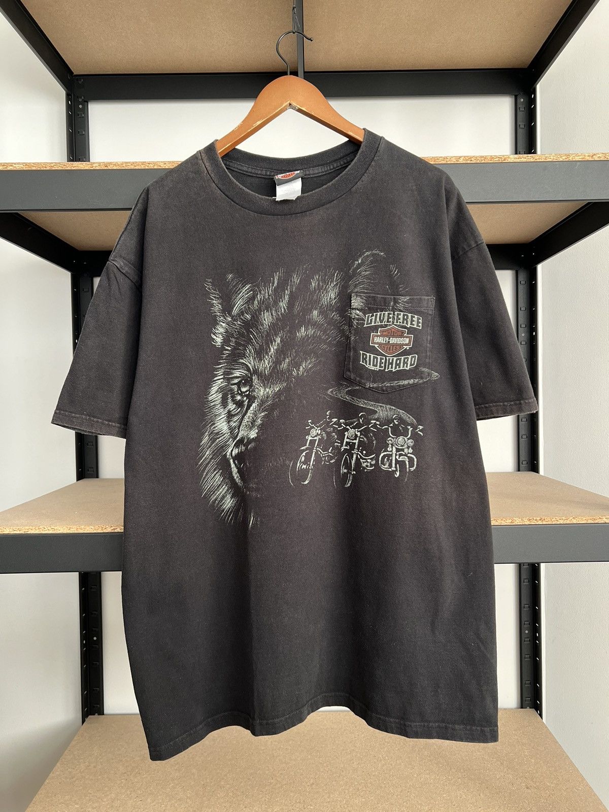 Harley Davidson Vintage 2009 Harley Davidson Wolf Pocket Las Vegas T-shirt Size US XXL / EU 58 / 5 - 1 Thumbnail
