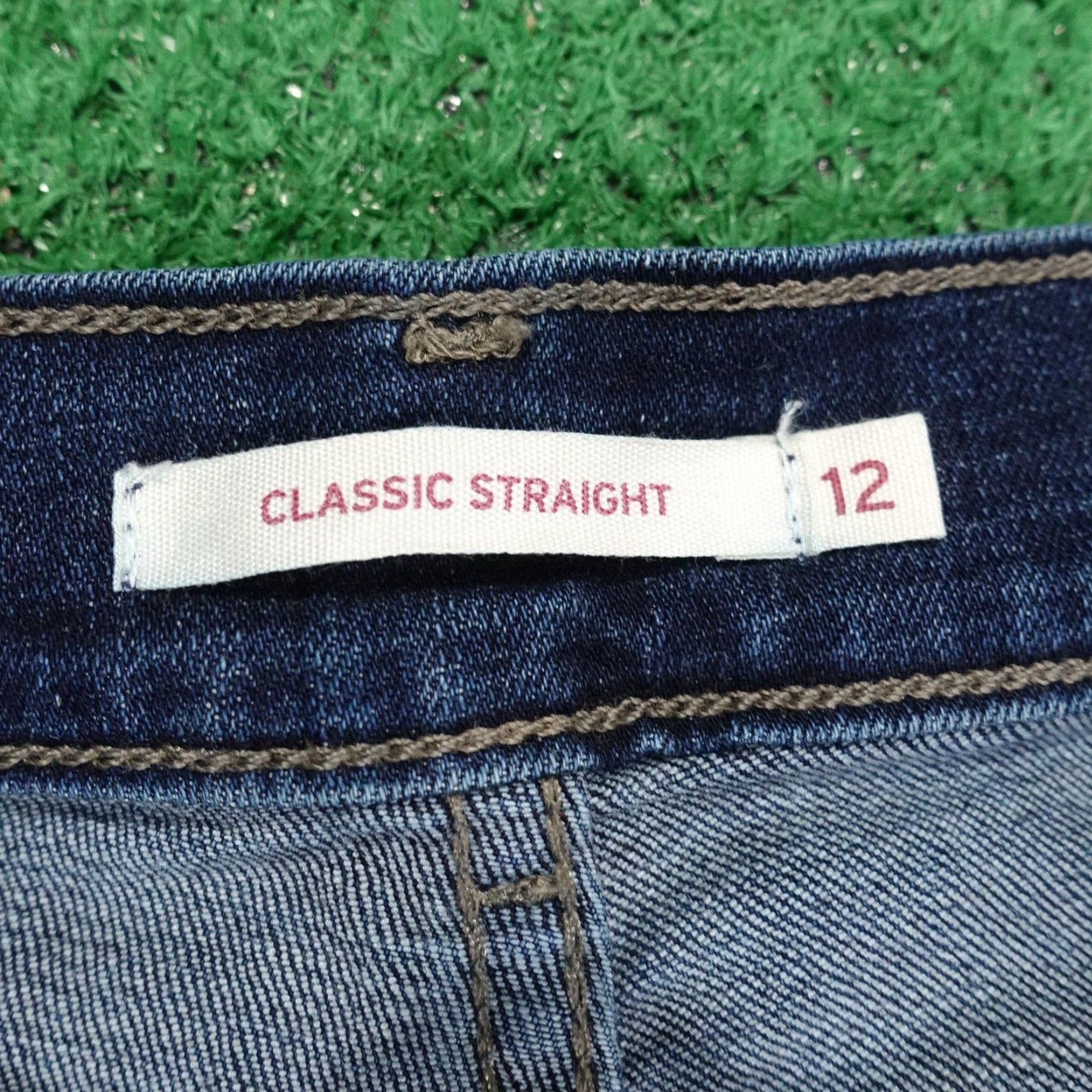 Levi's LEVI'S Vintage Women's Jeans 12 Blue Classic Straight Dark Wash Denim W31 L30 Size 34" / US 12 / IT 48 - 7 Thumbnail