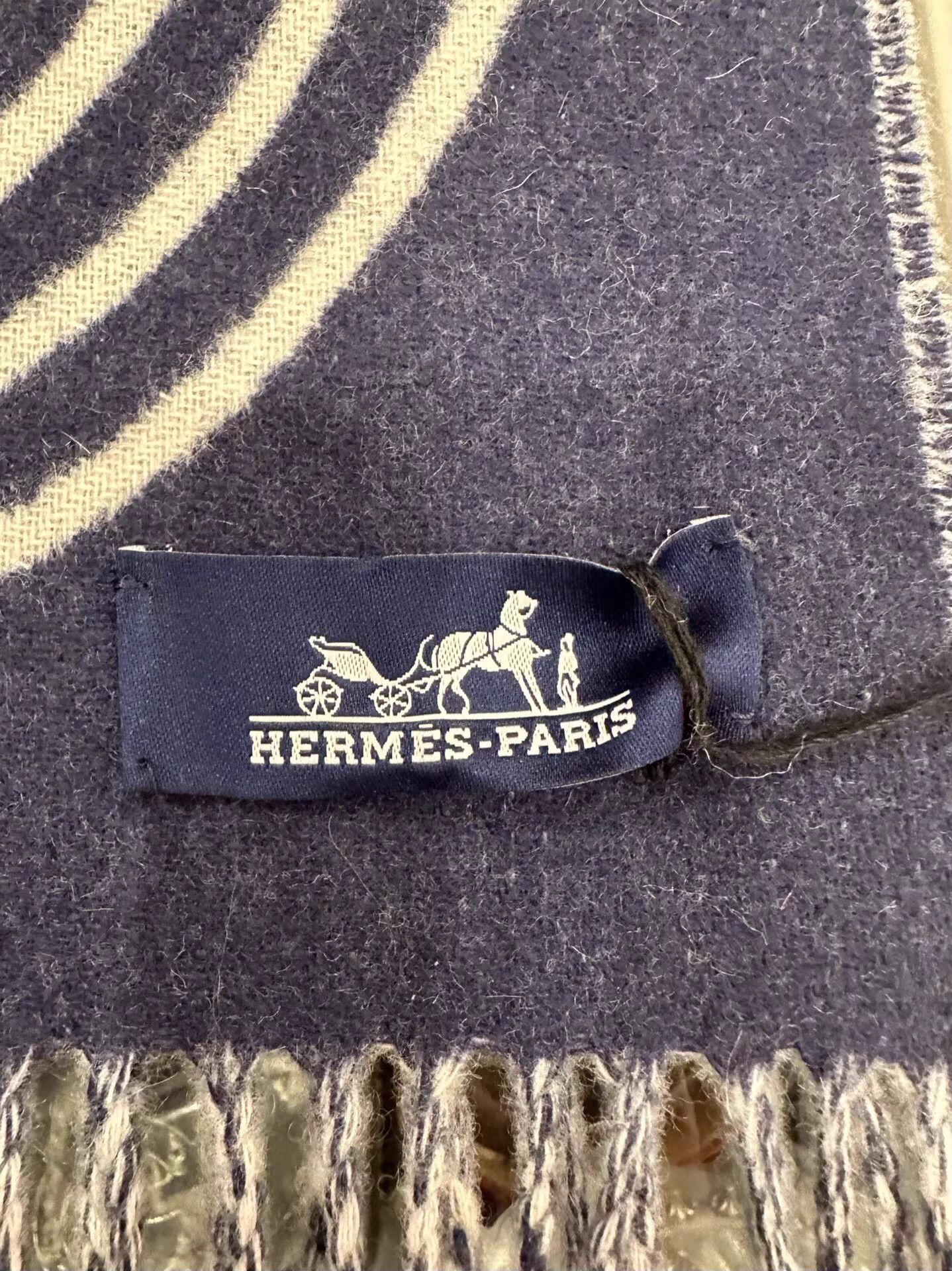 Hermes Hermes Navy & White Wavy Logo Cashmere Scarf Size ONE SIZE - 8 Thumbnail