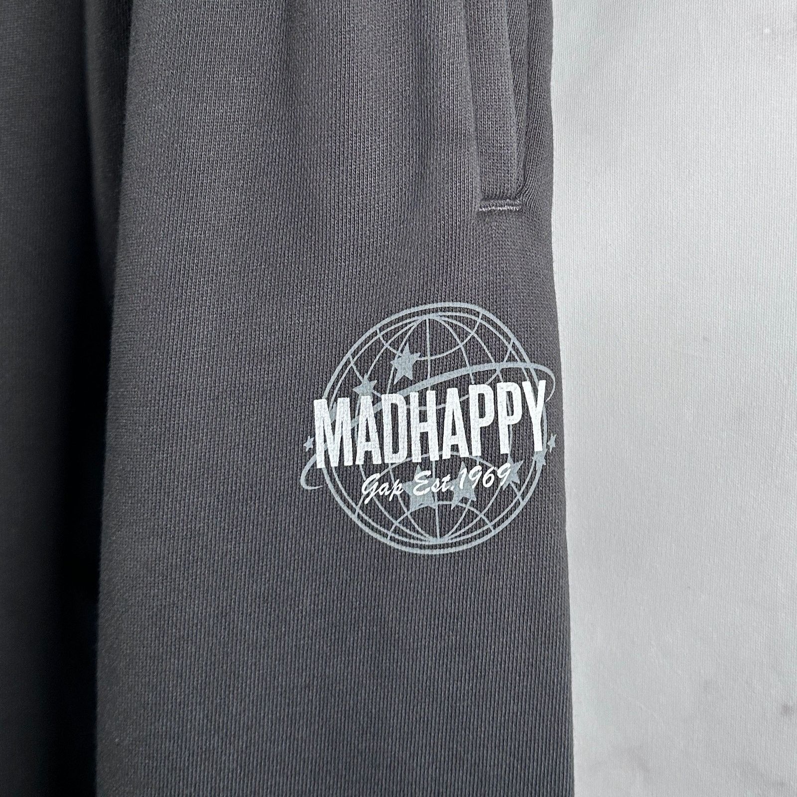Gap × Madhappy Grey Globe Sweatpants Size US 36 / EU 52 - 2 Thumbnail