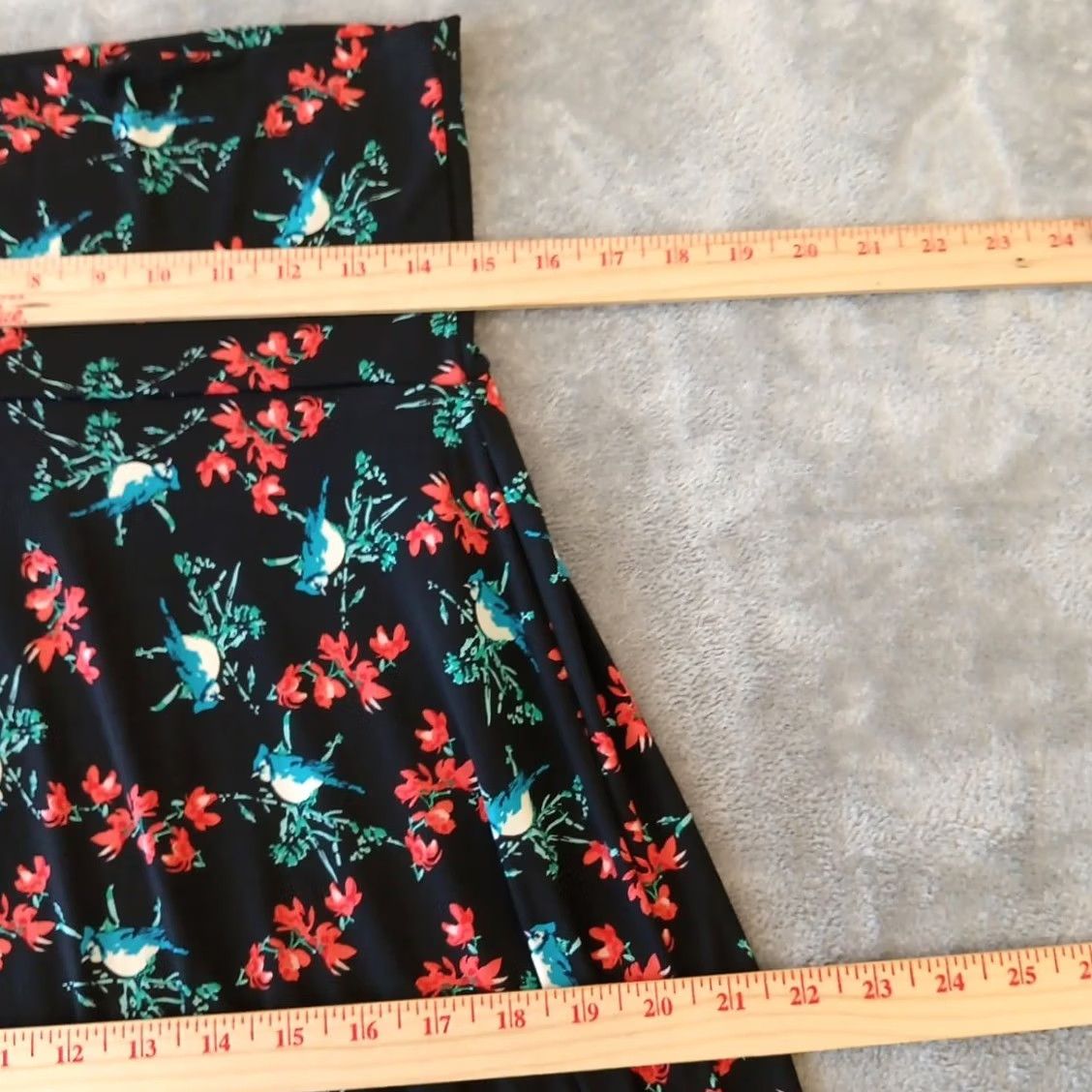 Vintage LuLaRoe Maxi Skirt Small Black Floral Long Pull On Ladies Regular S Black Polyester Spandex Stretch Floral Birds Long Size 28" / US 6 / IT 42 - 3 Thumbnail