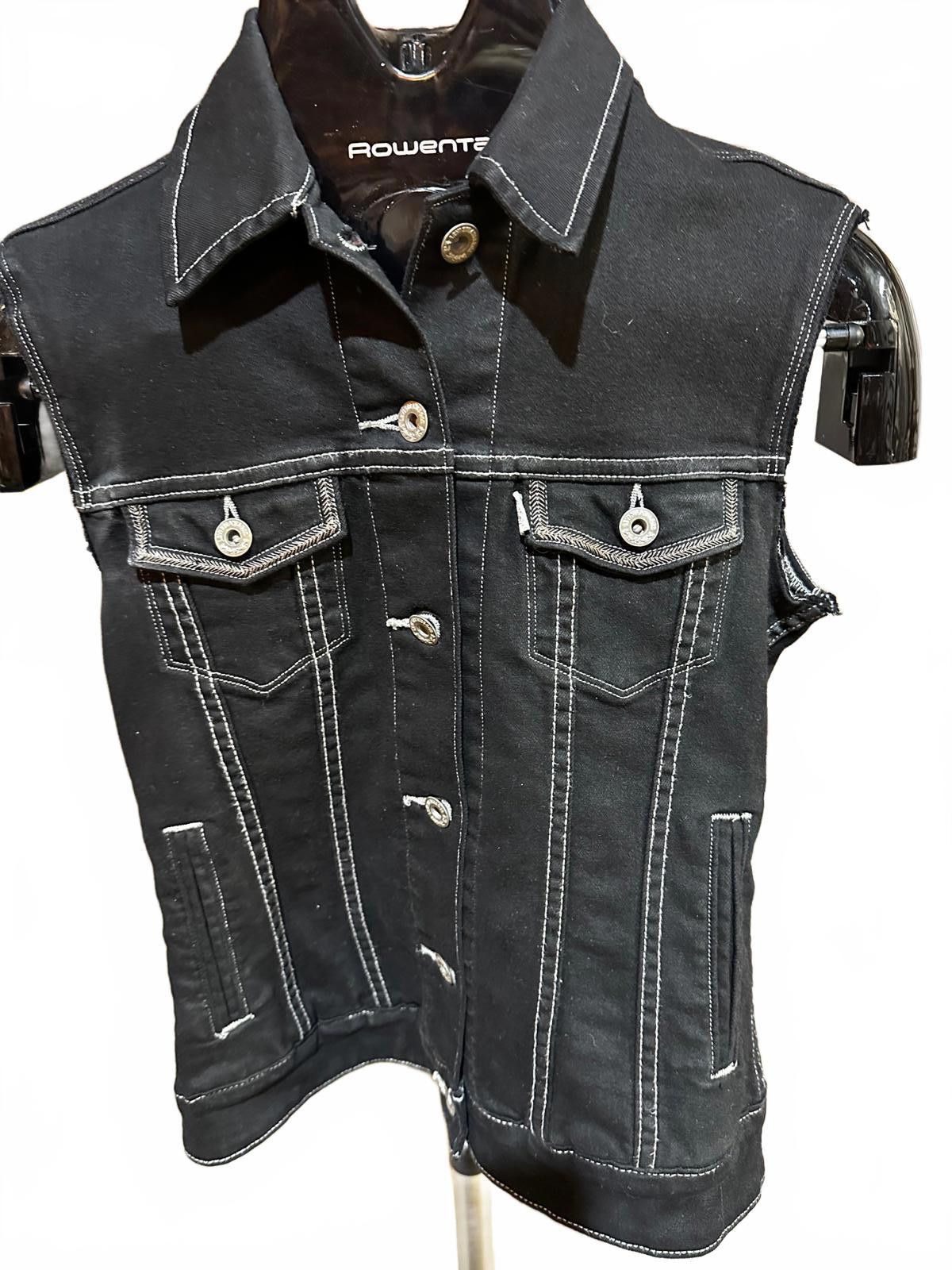 Other Levi’s Black Denim Trucker Vest Contrast Stitch Sz XS Size XS / US 0-2 / IT 36-38 - 1 Thumbnail