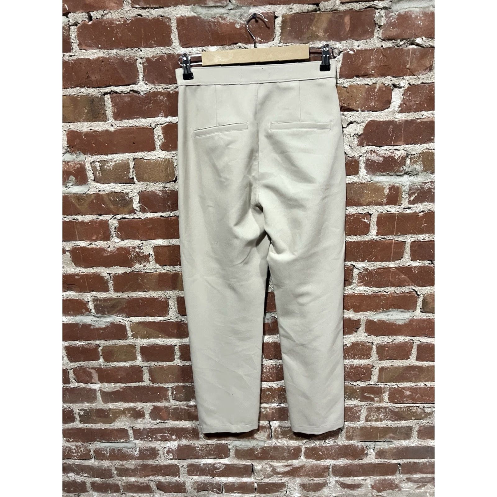 Abercrombie & Fitch Abercrombie & Fitch Womens Ivory Pleated Cropped Chino Pants XS Size Cropped Ivory Chino Pants Women XS Size 26" / US 2 / IT 38 - 2 Thumbnail