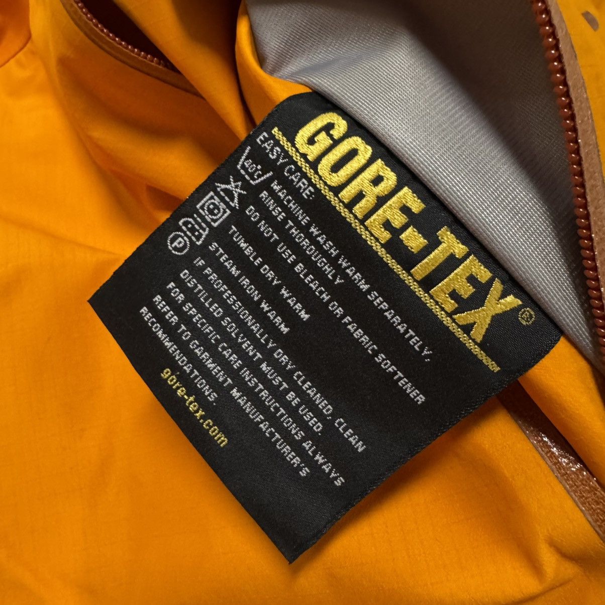 Arc'teryx Arc'teryx Alpha SV Jacket | Size XL | Dynasty Orange Size US XL / EU 56 / 4 - 9 Thumbnail