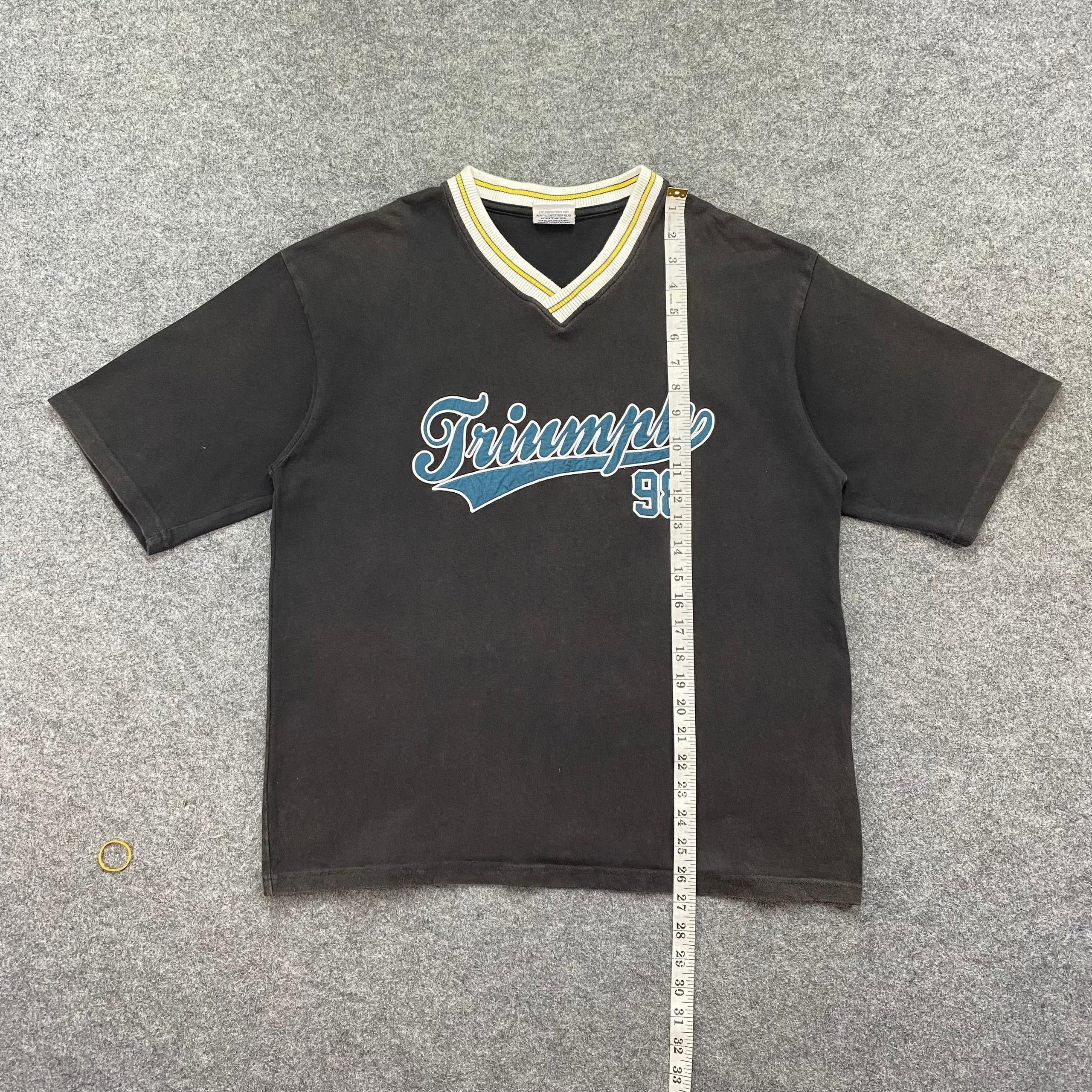 Japanese Brand Vintage Triumph 98 Motorcycles Racing Tshirt Size US M / EU 48-50 / 2 - 3 Thumbnail