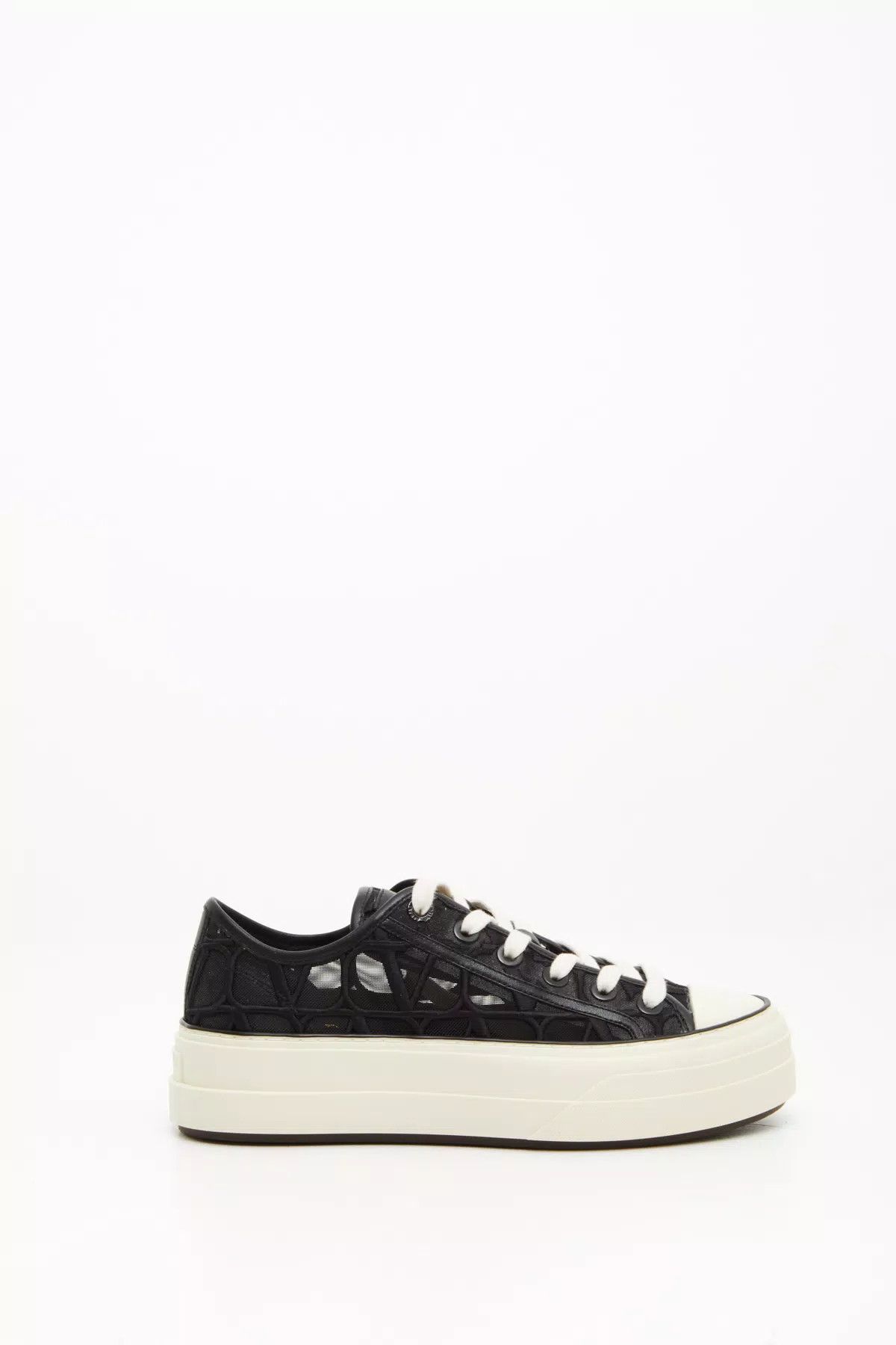 Valentino o1s1wg110426 Low-Top Sneakers in Black Size US 10 / IT 40 - 1 Thumbnail