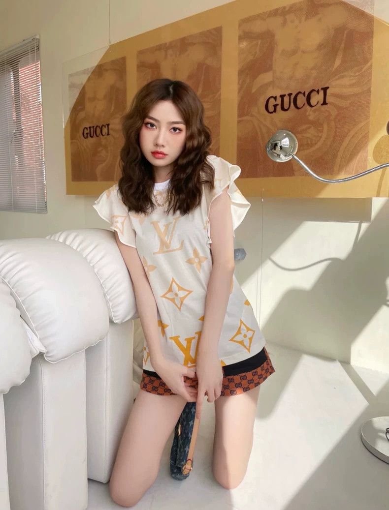 Louis Vuitton Louis Vuitton Ruffle gradient presbyopic short sleeve 2504- Size US S / EU 44-46 / 1 - 9 Thumbnail
