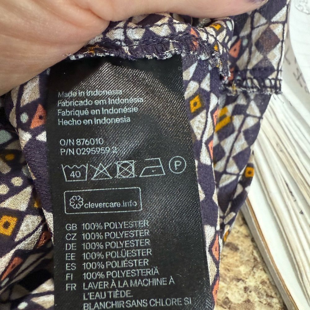 H&M H&M size for sleeveless button-down blouse Size S / US 4 / IT 40 - 7 Thumbnail