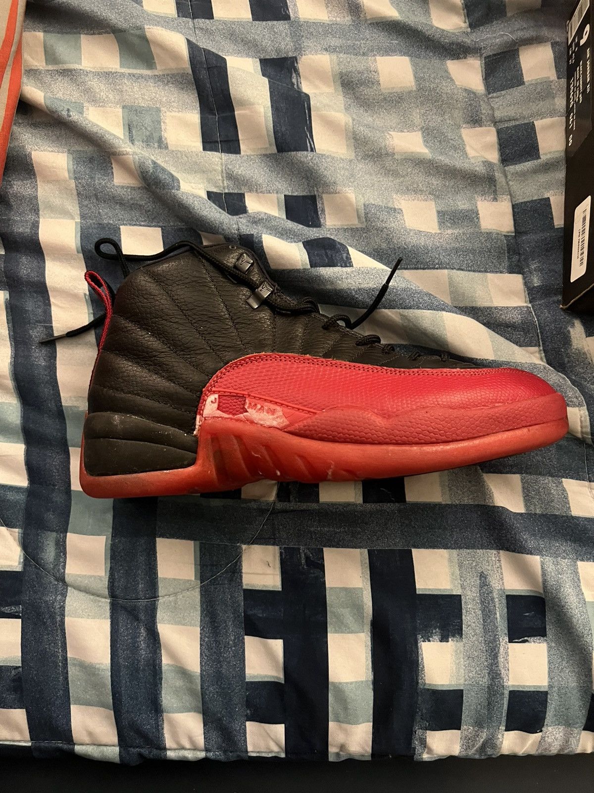 Jordan Brand Jordan 12 flu game Size US 9 / EU 42 - 2 Thumbnail