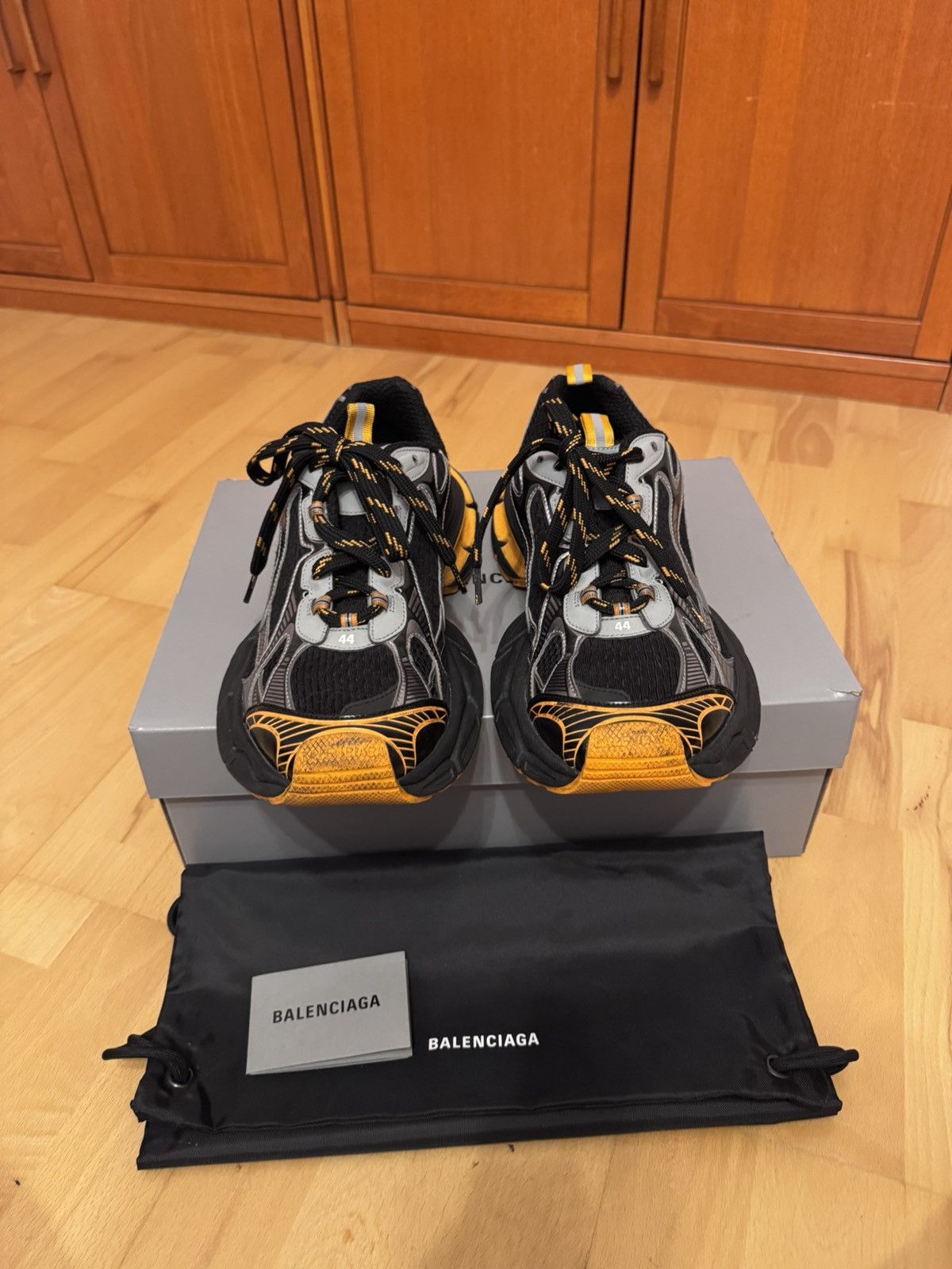 Balenciaga Balenciaga 3XL Black Orange Size US 11 / EU 44 - 7 Thumbnail