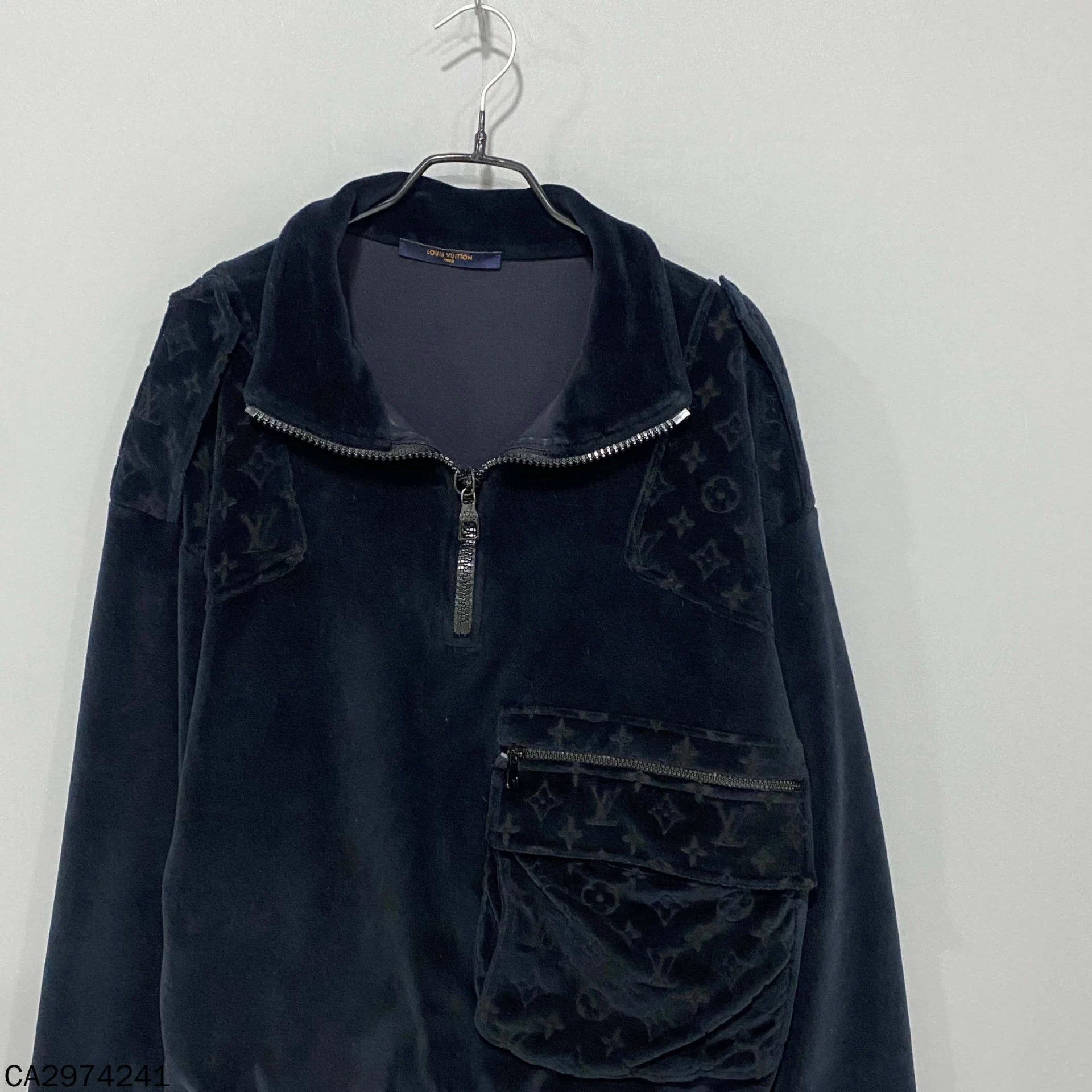 Louis Vuitton LV velvet embossed logo stand collar jacket XS Size XS / US 0-2 / IT 36-38 - 2 Thumbnail