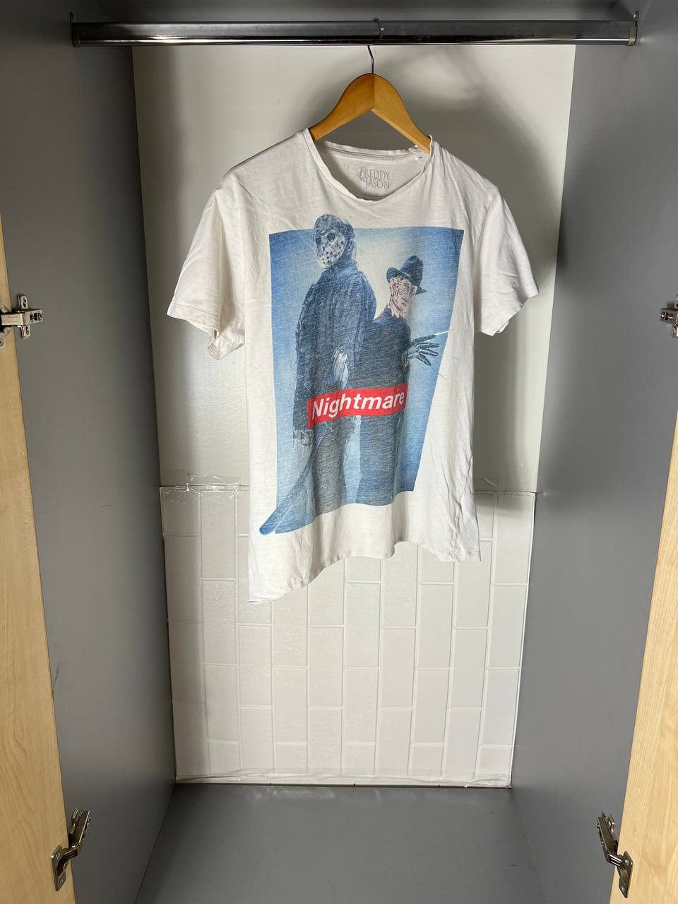 Cartoon Network VINTAGE FREDDY & JASON MOVIE T-SHIRT RETRO Y2K 90s Size US L / EU 52-54 / 3 - 3 Thumbnail