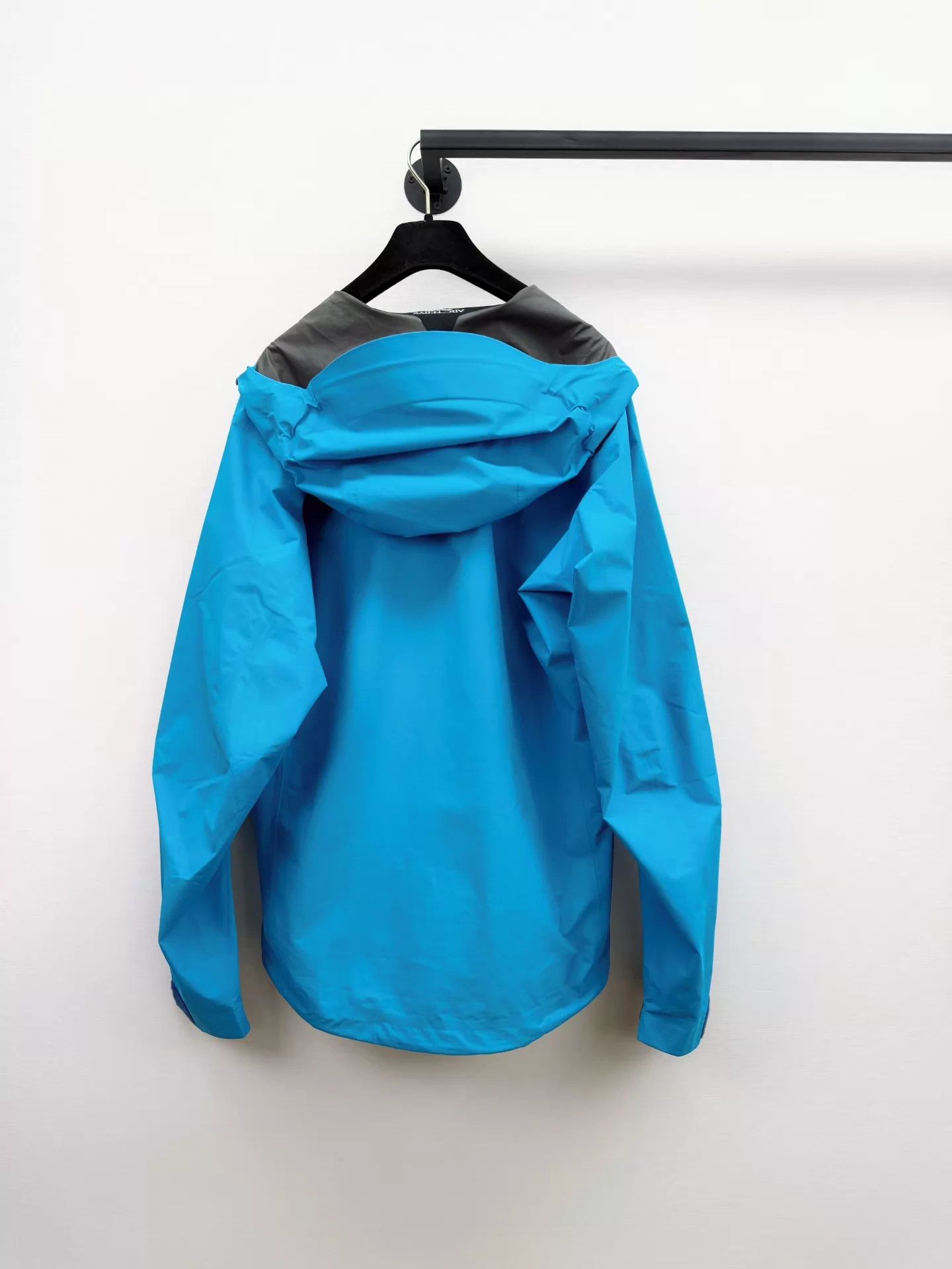 Arc'teryx ArcTeryx Shell Jacket S Near Mint 108cm Chest 66-76cm Length Size US S / EU 44-46 / 1 - 9 Thumbnail