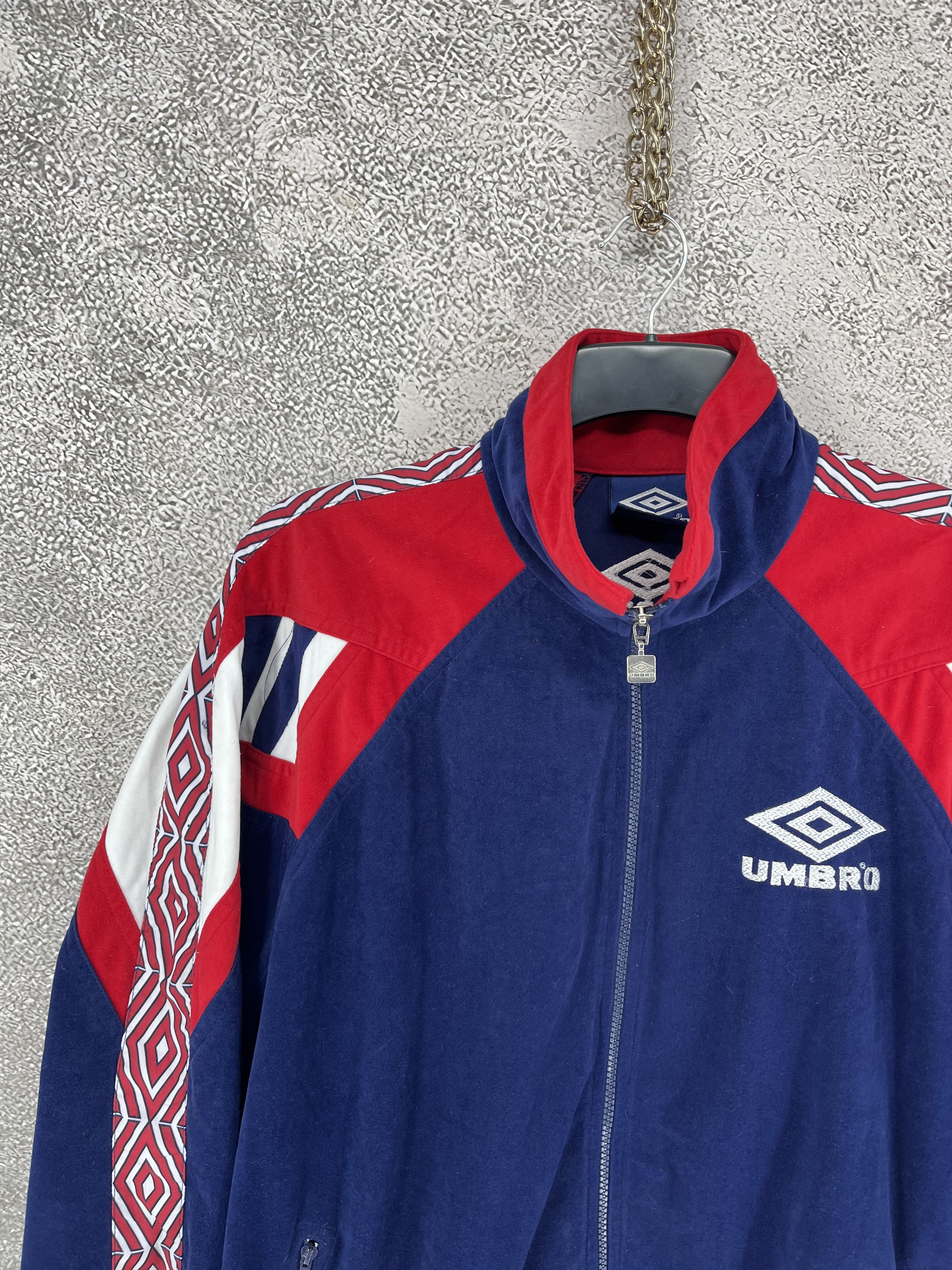 Umbro VERY RARE UMBRO VELOURS FC MANCHESTER UNITED Size US L / EU 52-54 / 3 - 6 Thumbnail