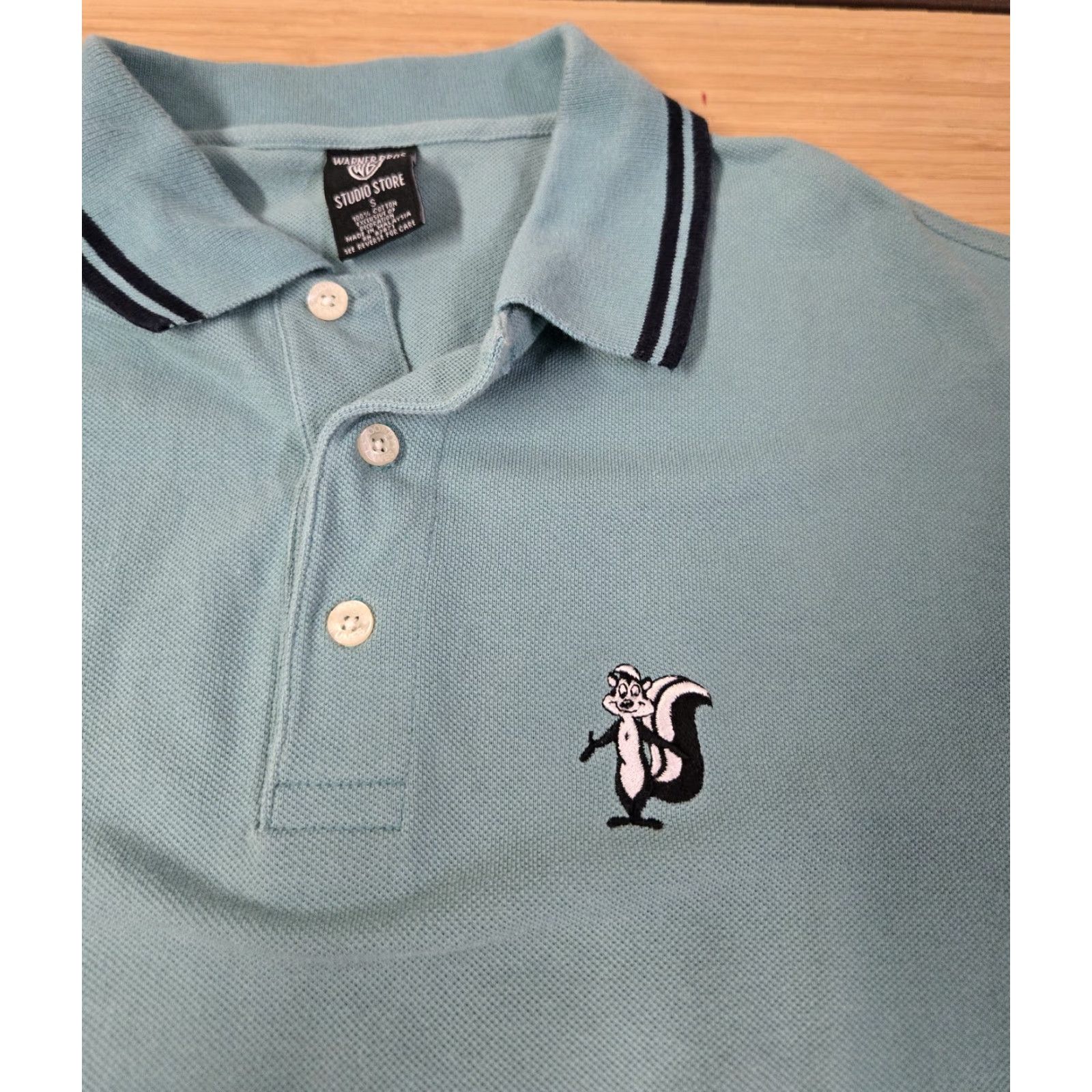 Vintage VINTAGE Warner Bros Pepe Le Pew Polo Shirt Mens Small Polo Short Sleeve Collarless Embroidered Cartoon Skunk Size US S / EU 44-46 / 1 - 3 Thumbnail