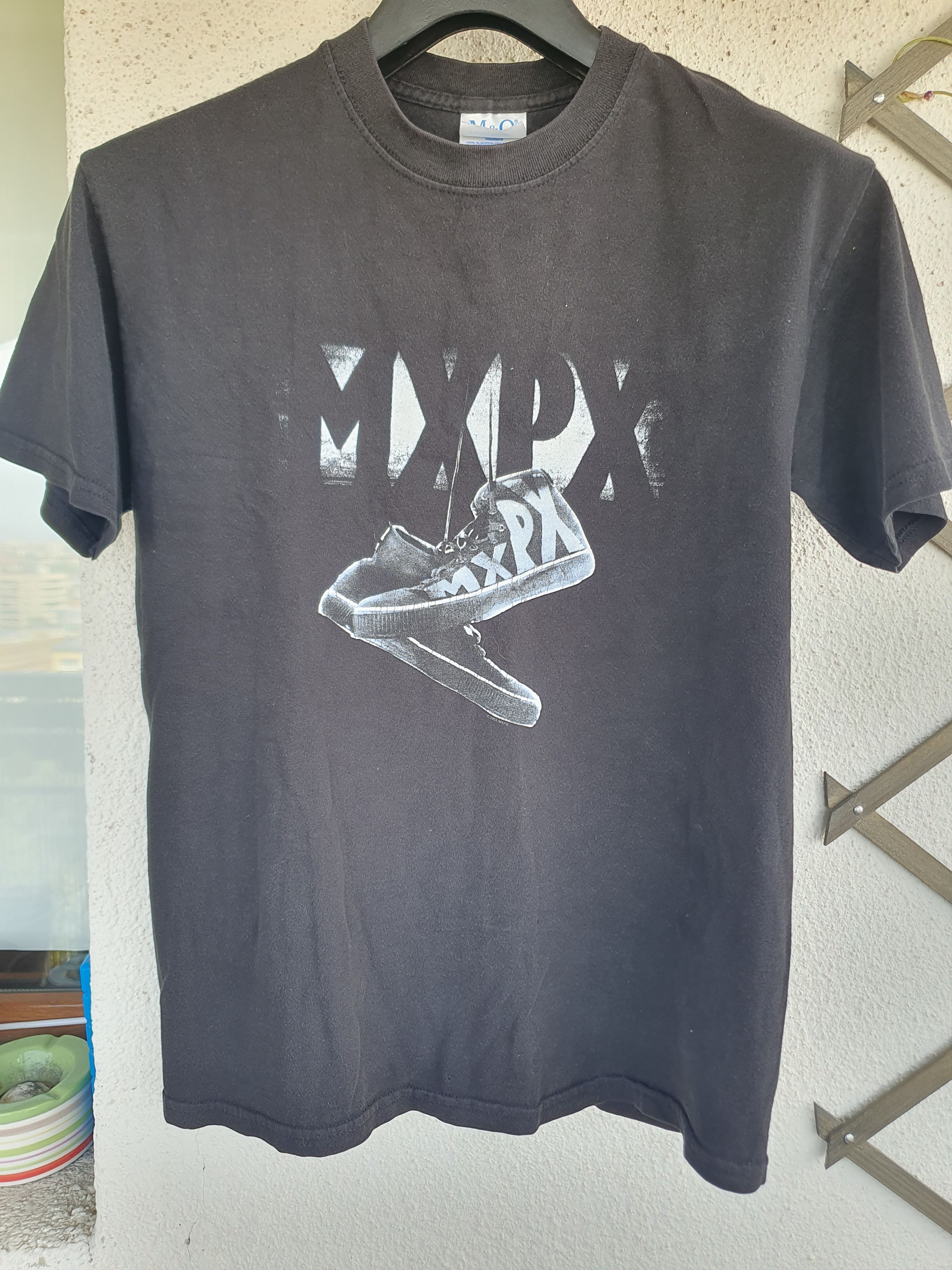 Band Tees MXPX Hanging Shoes 2003 Punk Rock Band t-shirt sz M Size US M / EU 48-50 / 2 - 1 Thumbnail