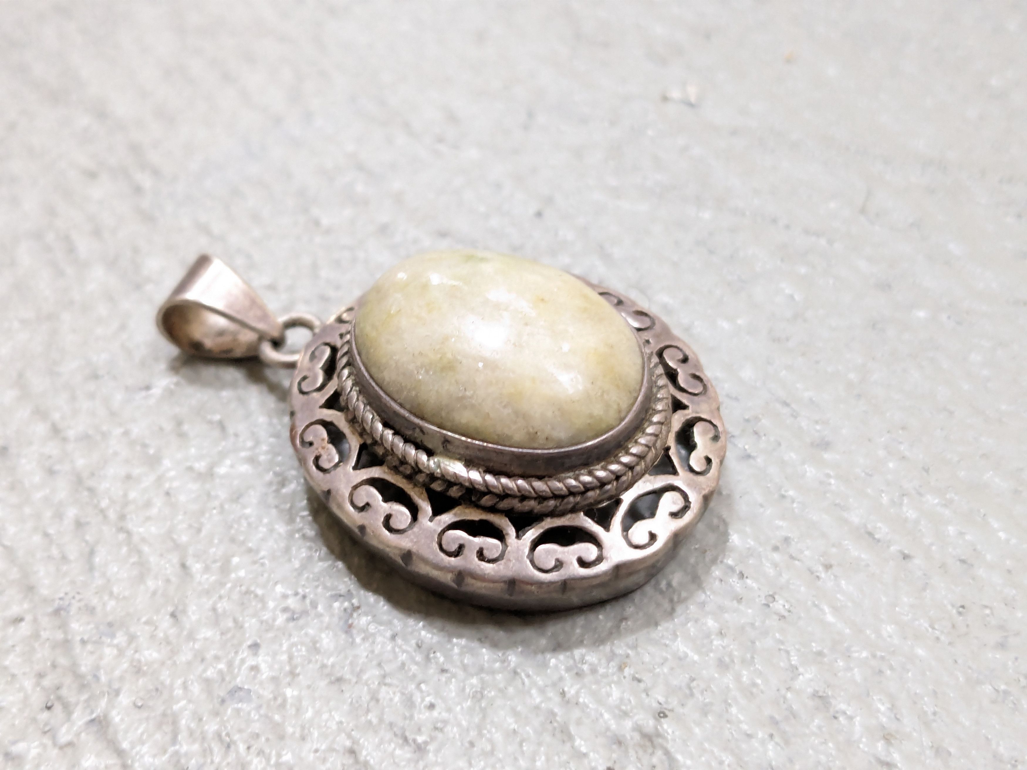 Jewelry × Vintage Sterling Silver Pendant Quartz Oval Modern Size ONE SIZE - 4 Thumbnail