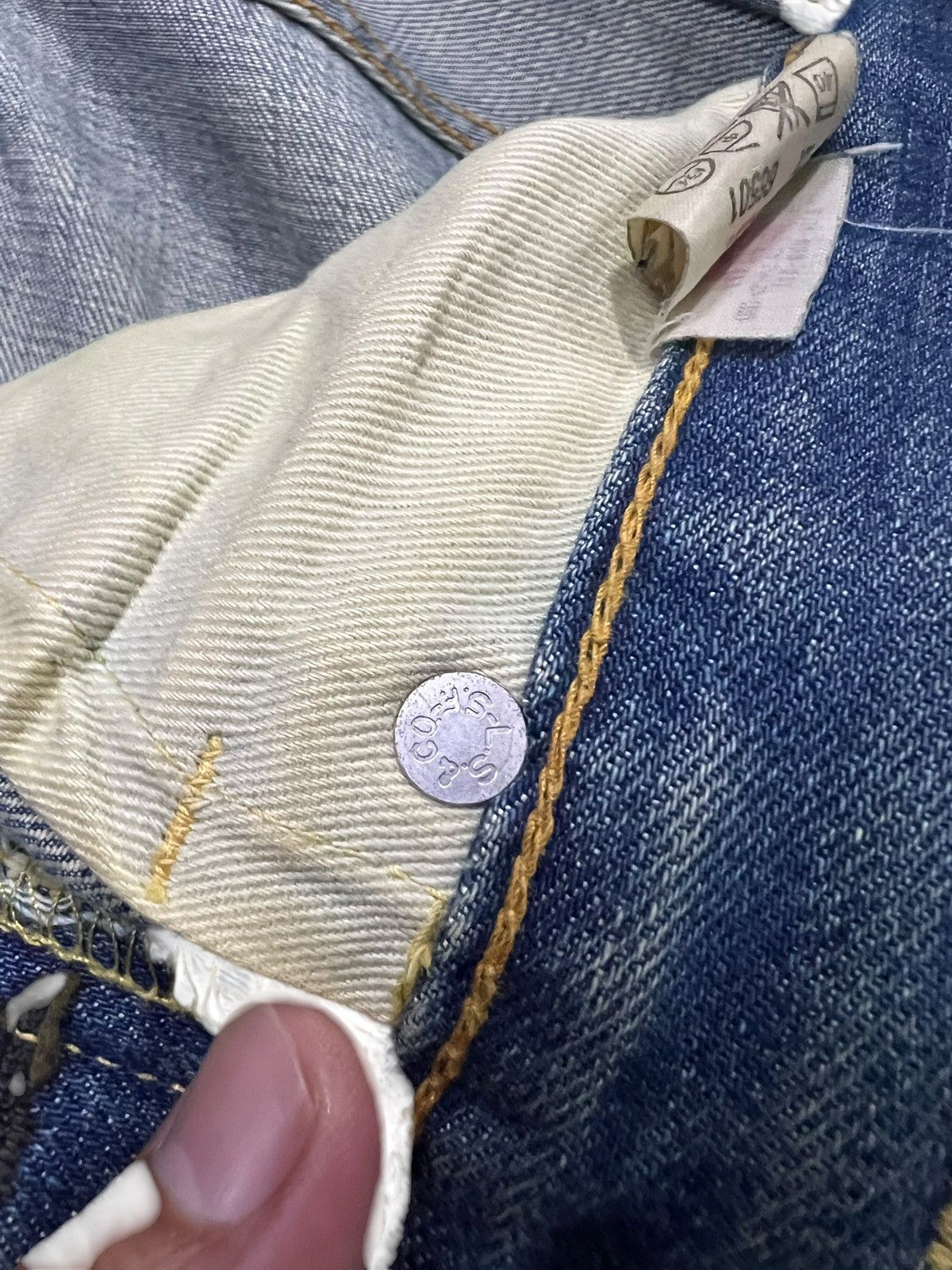 Levi's Vintage Levi’s 501 Big E Selvedge Distressed Mud Wash Jean Size US 30 / EU 46 - 8 Thumbnail