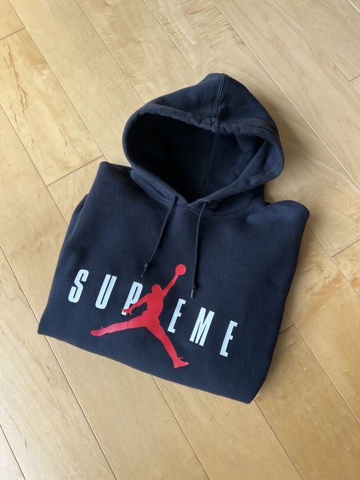 Jordan store supreme sweatshirt