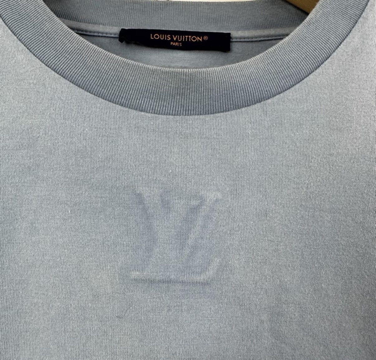 Louis Vuitton Louis Vuitton LV Blue Embossed Logo T-shirt K12 Size US XL / EU 56 / 4 - 4 Thumbnail
