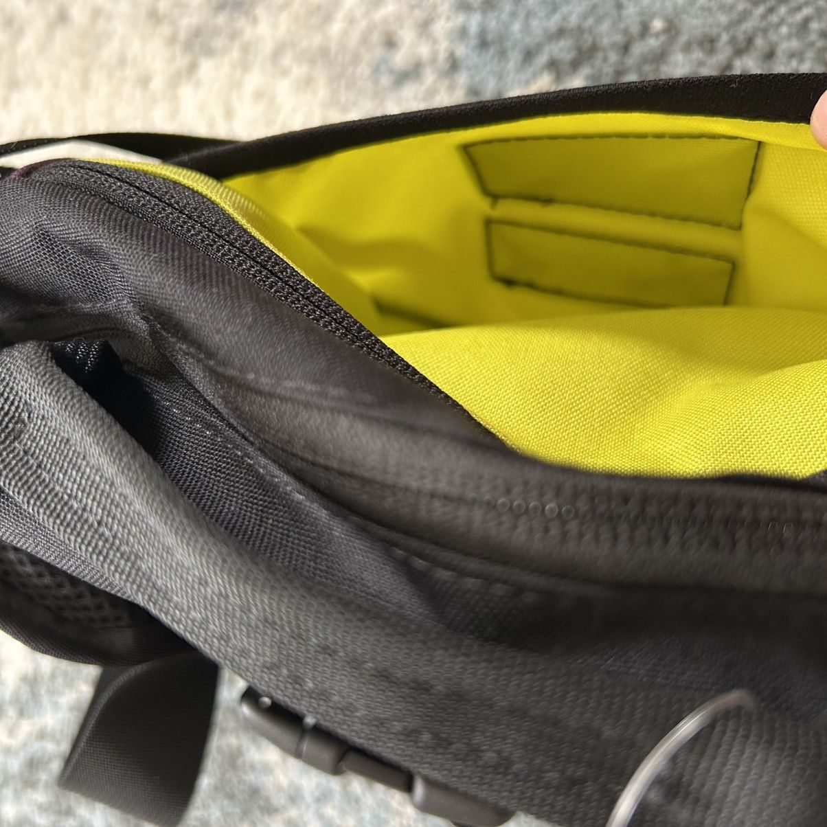 Supreme × The North Face FALL WiNTER 2018 TNF EXPEDiTiON WAiST BAG SULPHUR NYLON YKK Size ONE SIZE - 5 Thumbnail