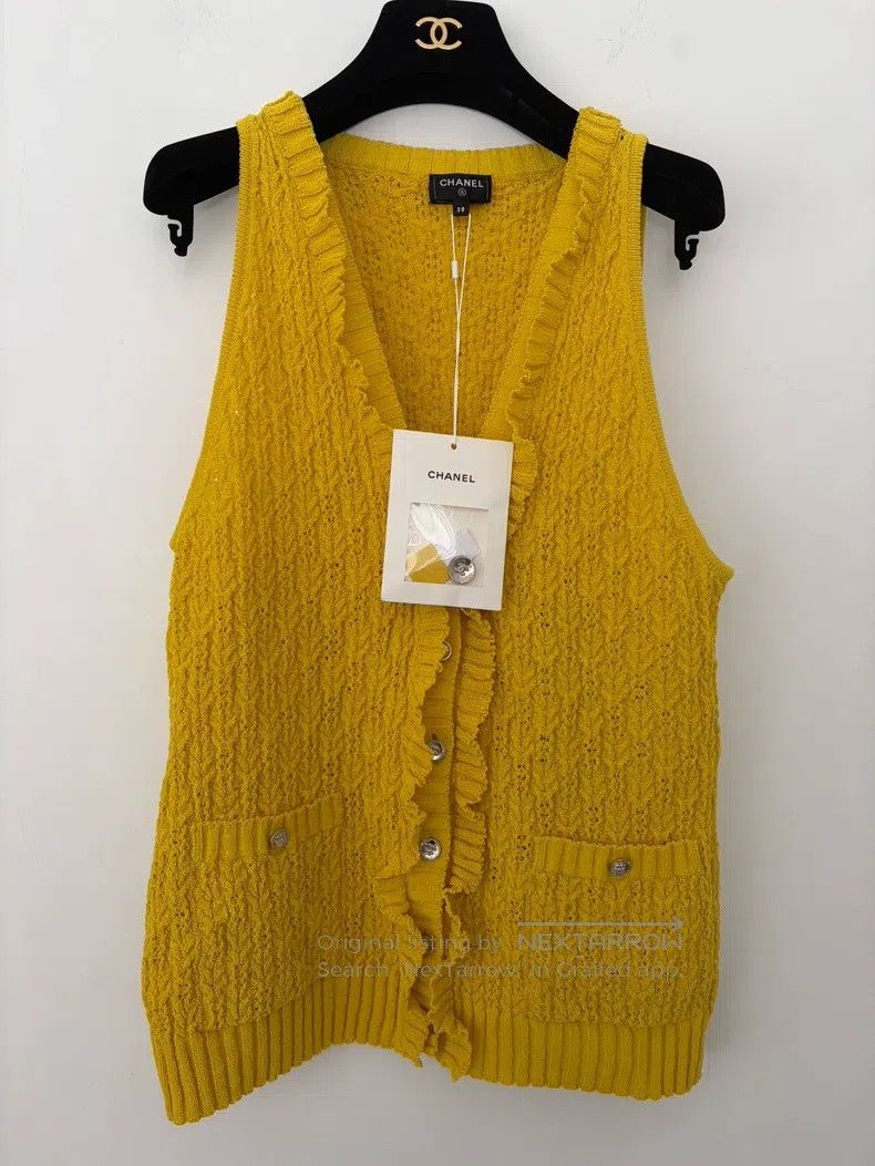 Chanel Chanel Yellow hollow knitted cardigan vest Size XS / US 0-2 / IT 36-38 - 1 Thumbnail
